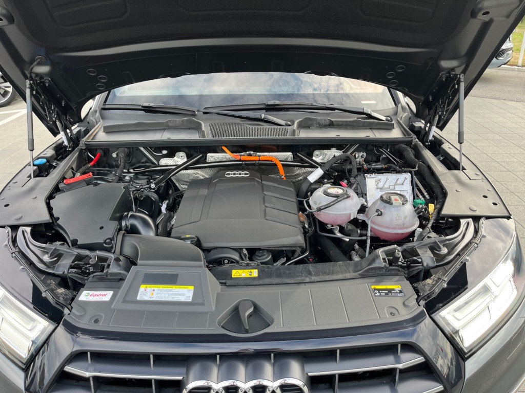 AUDI Q5 55 TFSI e sport quattro-image-19