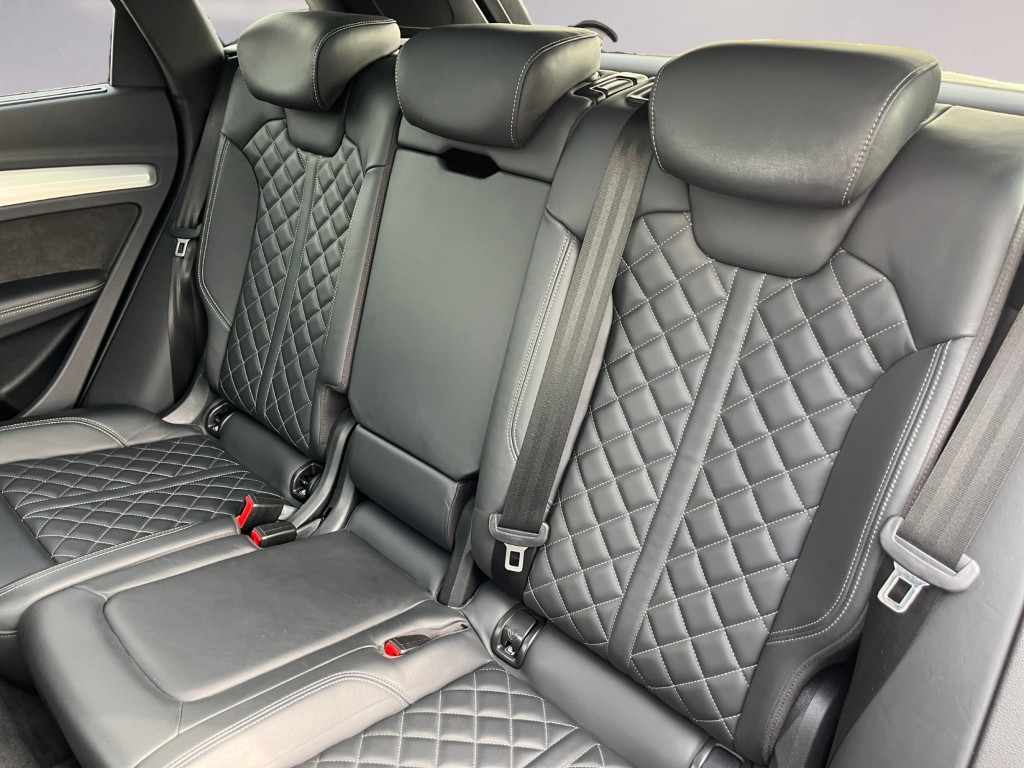 AUDI Q5 55 TFSI e sport quattro-image-15