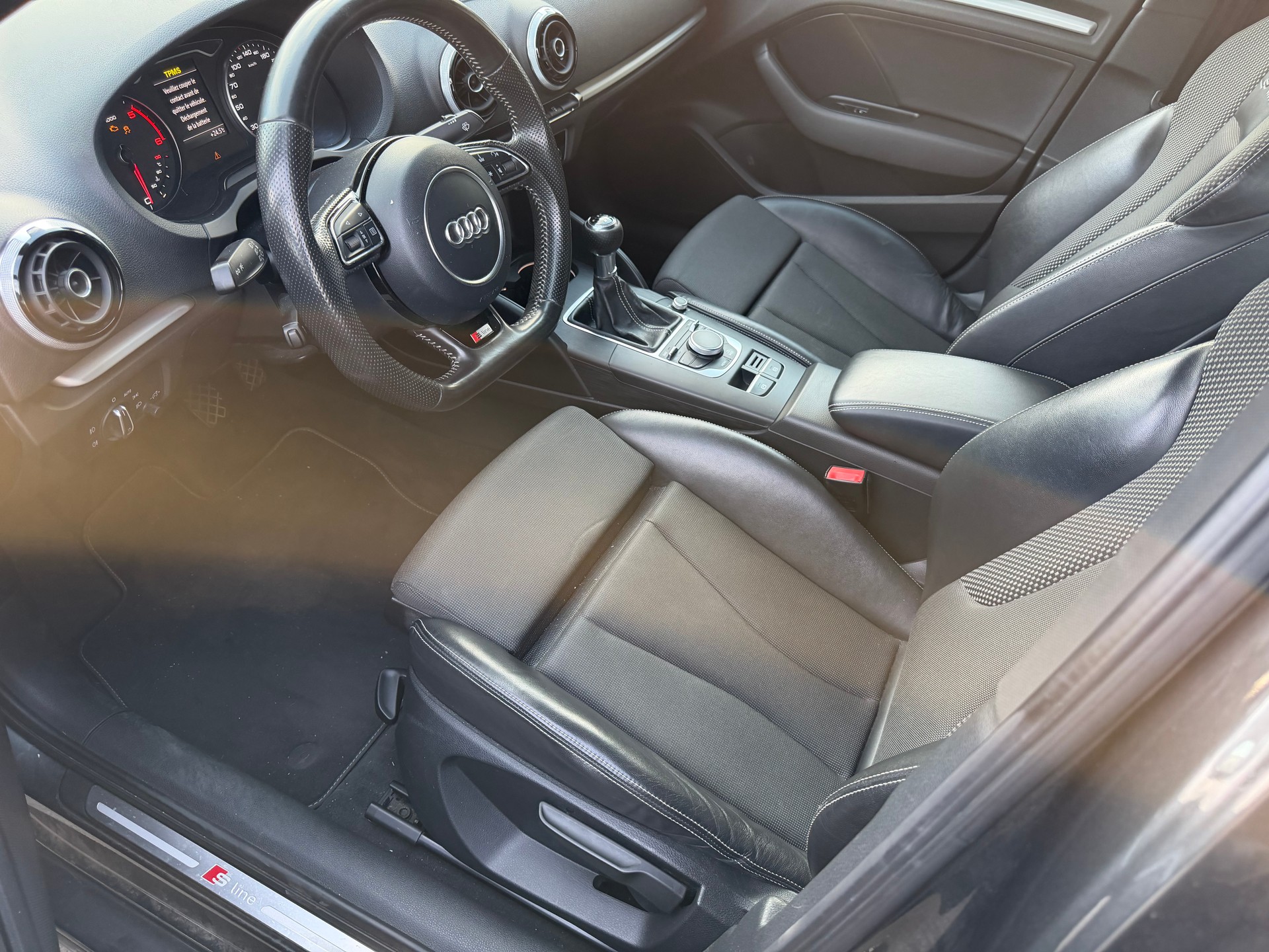 AUDI A3 Limousine 2.0 TDI S-Line-image-8