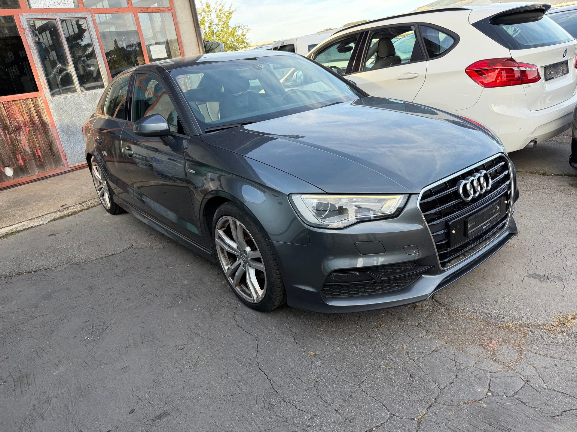 AUDI A3 Limousine 2.0 TDI S-Line-image-1
