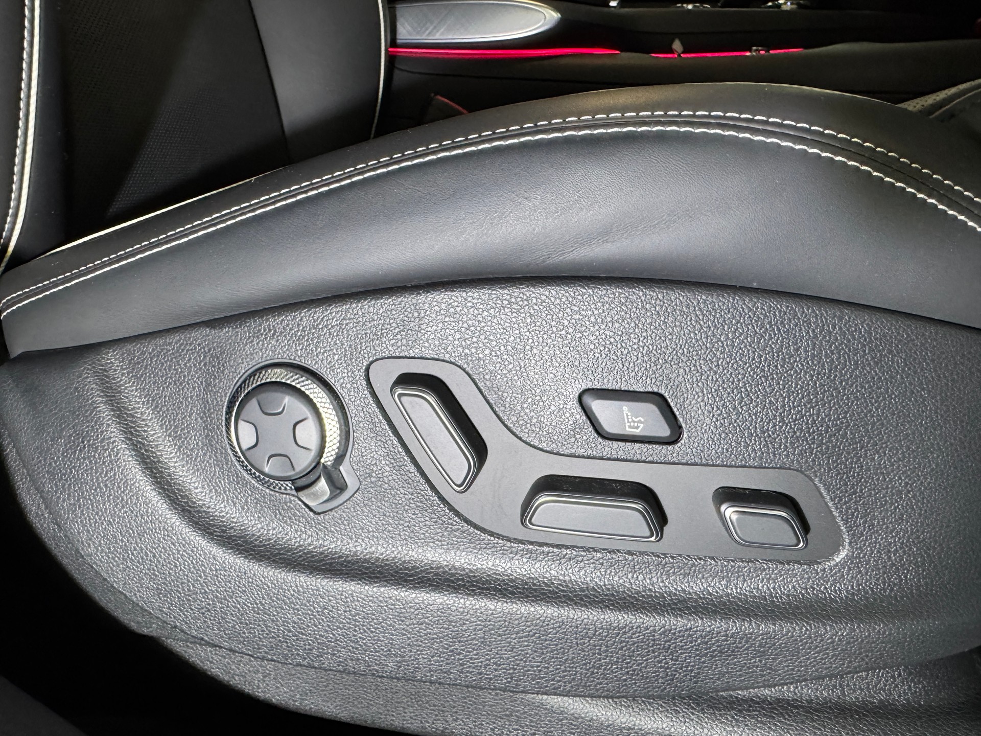 GENESIS GV70 Electrified Sport kWh 77,4 AWD / Absolute VOLLAUSSTATTUNG inkl. AHK-image-10
