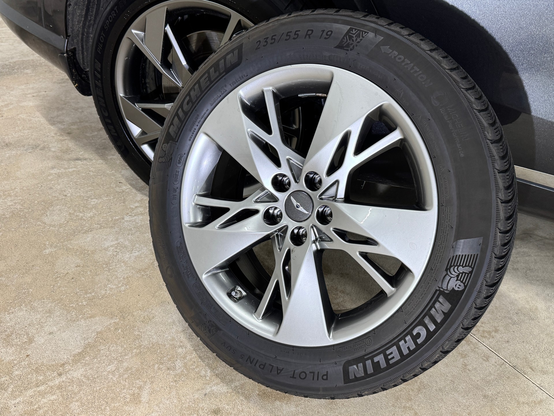 GENESIS GV70 Electrified Sport kWh 77,4 AWD / Absolute VOLLAUSSTATTUNG inkl. AHK-image-6