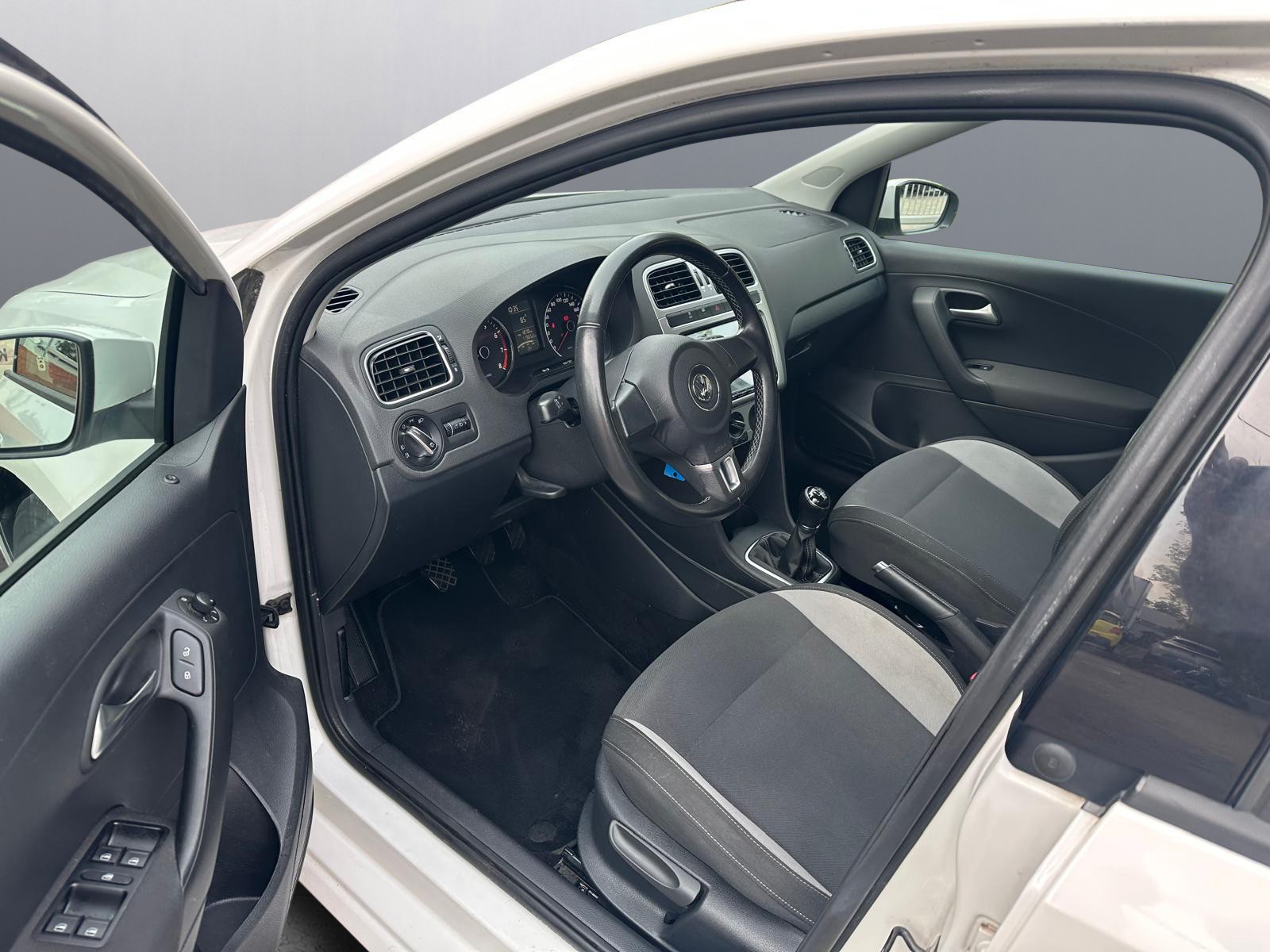 VW Polo 1.2 12V Design-image-9