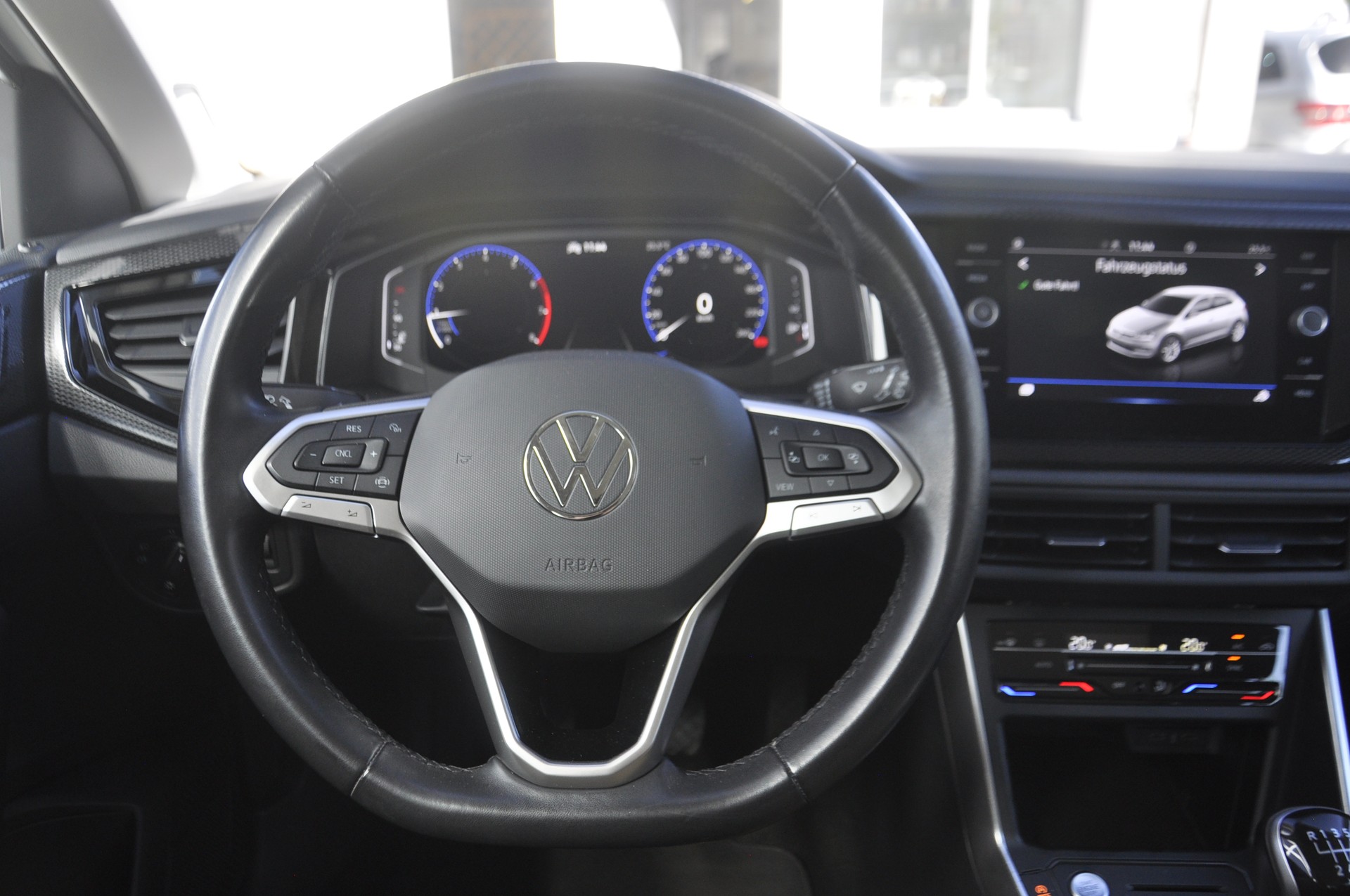 VW Polo 1.0 TSI Life-image-9