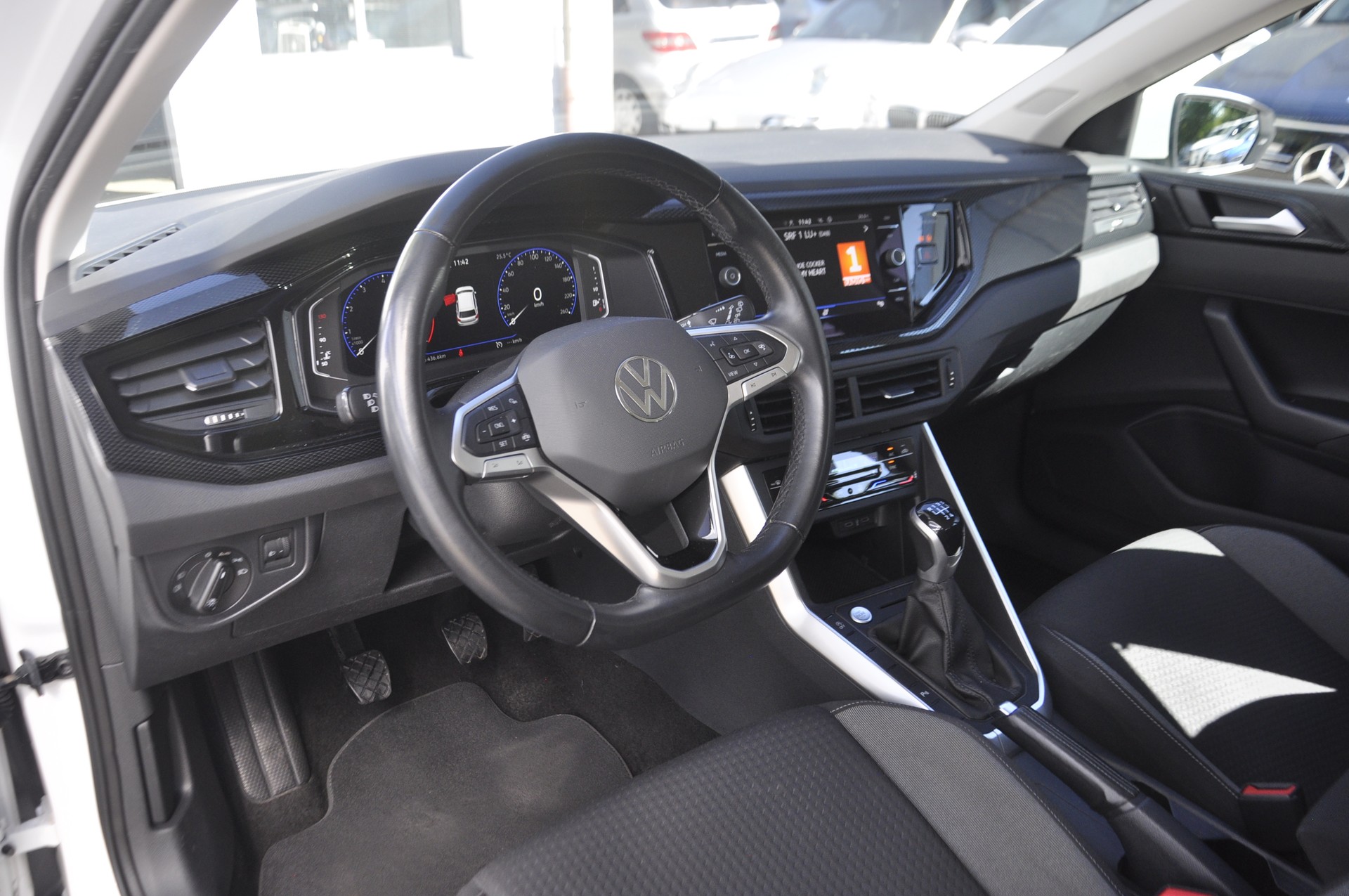 VW Polo 1.0 TSI Life-image-4