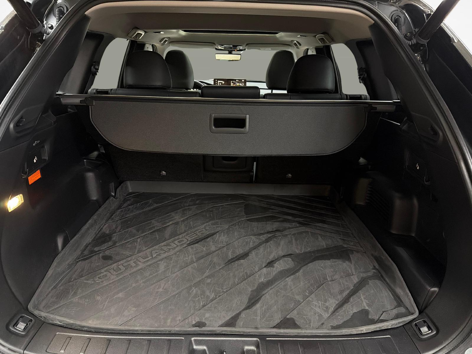 MITSUBISHI Outlander 2.4 PHEV Instyle 4x4-image-11