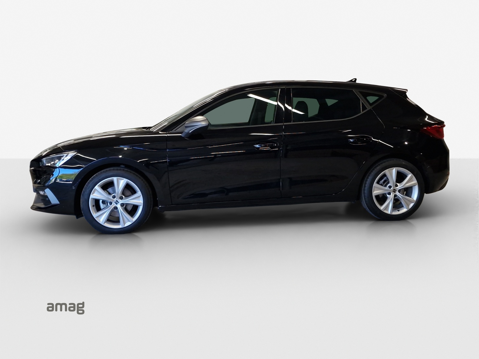 SEAT Leon 1.5 eTSI mHEV DSG FR-image-1