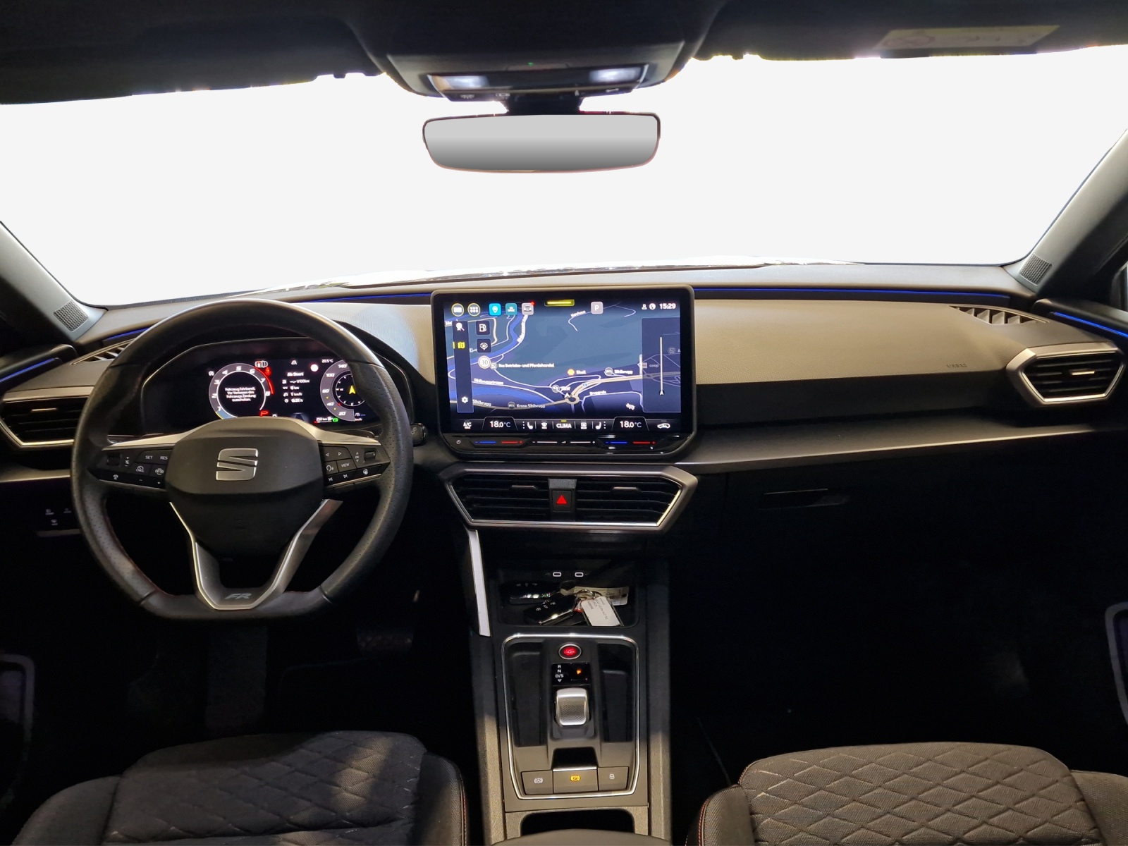 SEAT Leon 1.5 eTSI mHEV DSG FR-image-8