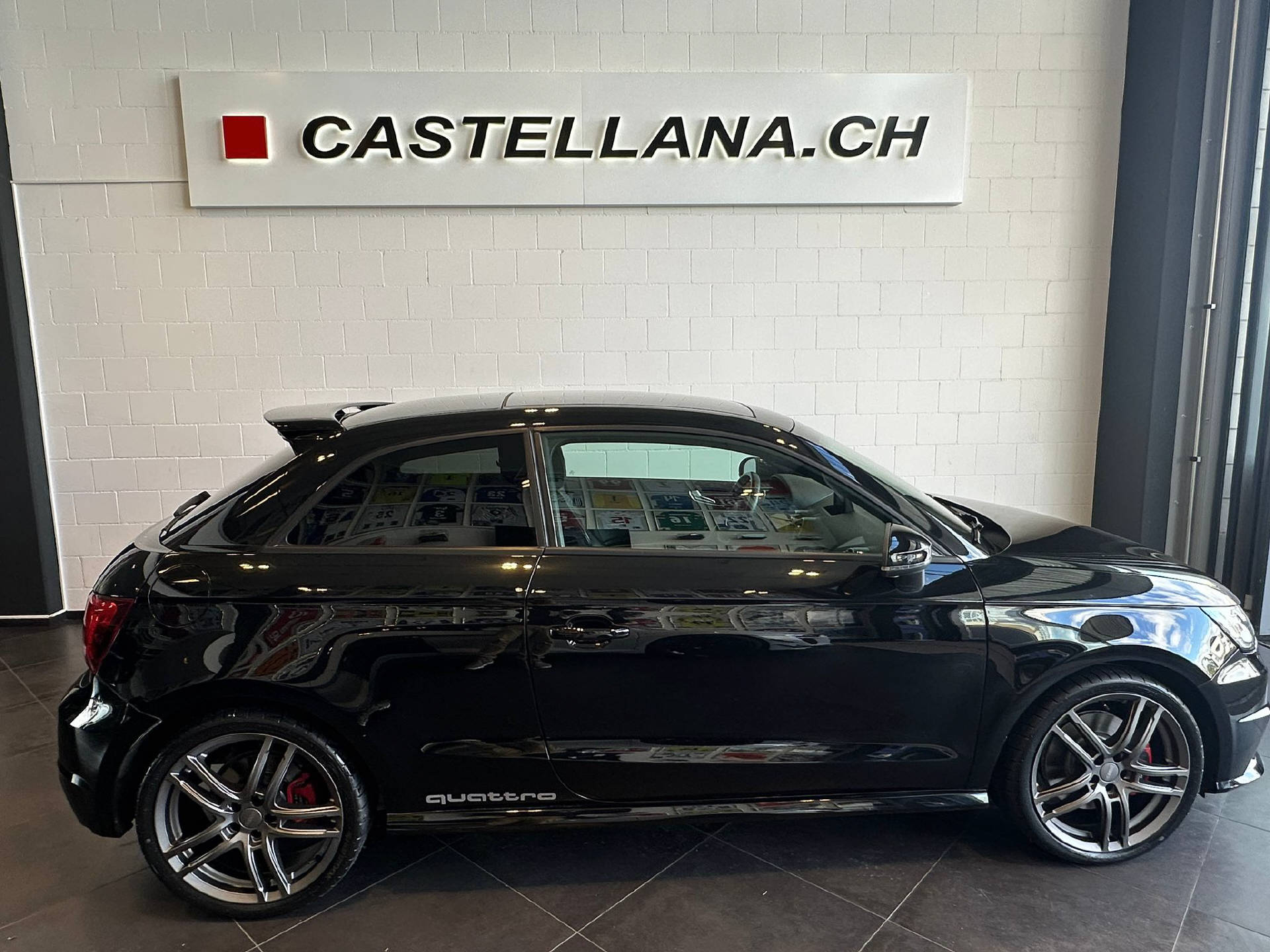 AUDI S1 2.0 TFSI quattro-image-4