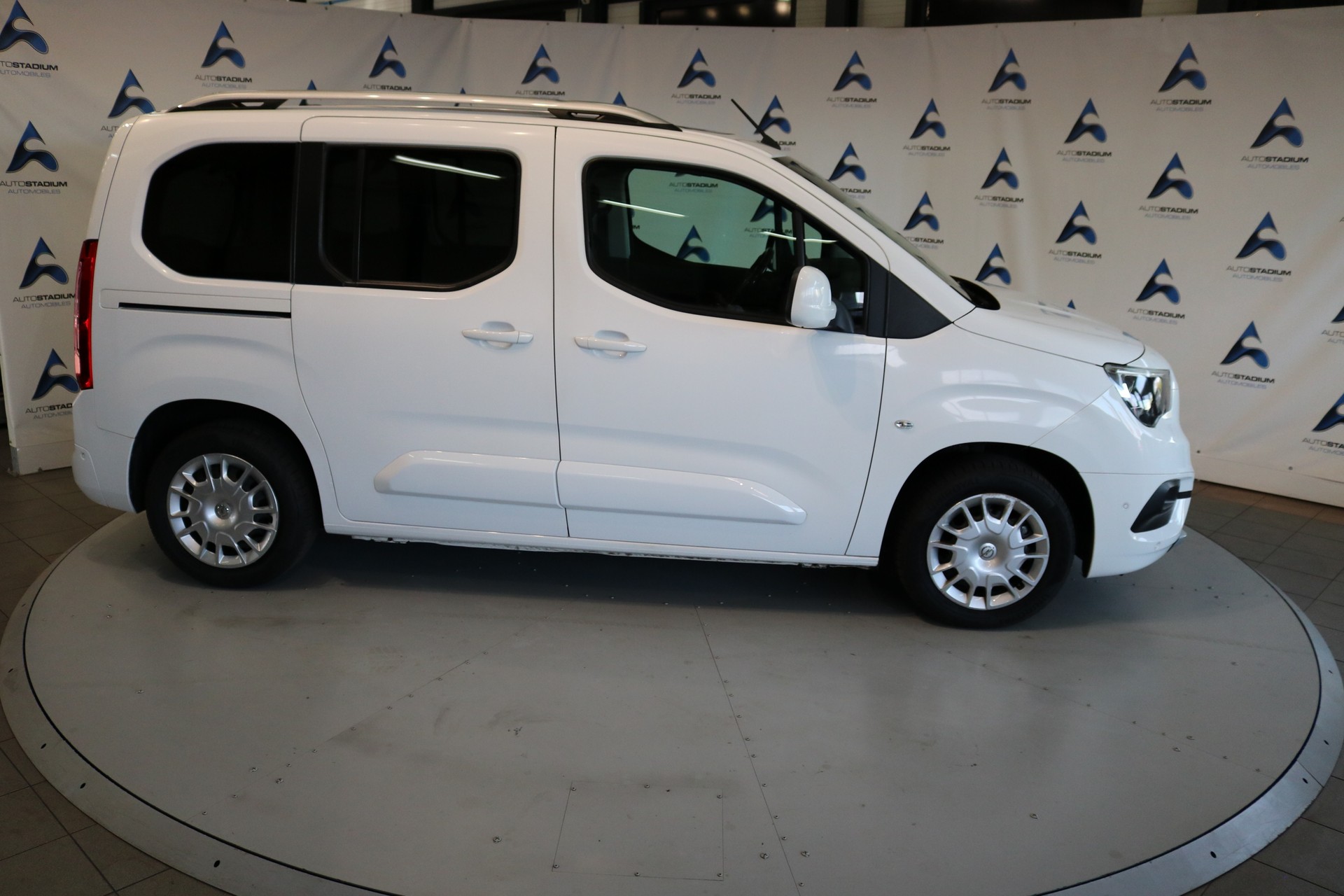 OPEL Combo Life 1.2 Innovation-image-21