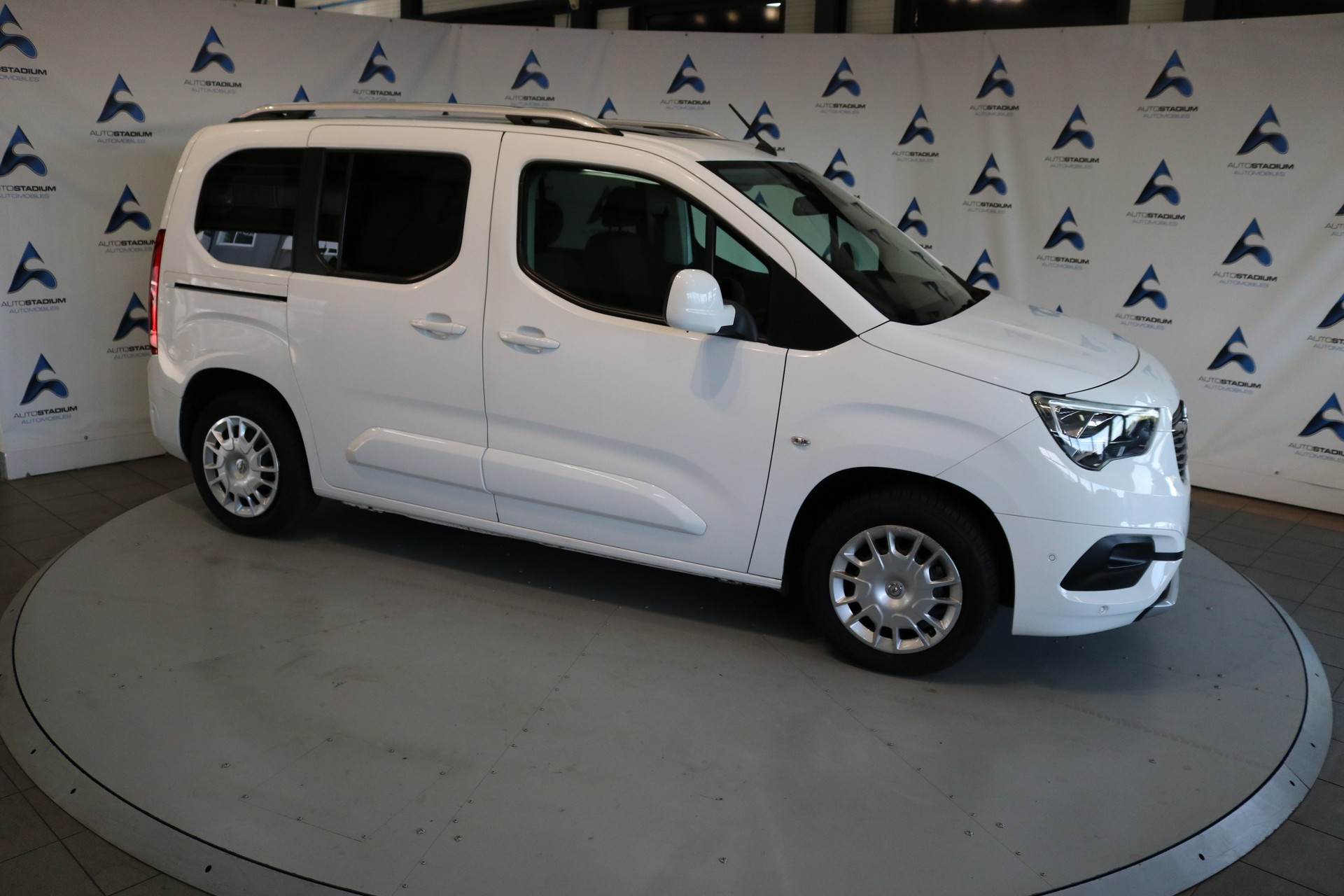 OPEL Combo Life 1.2 Innovation-image-22