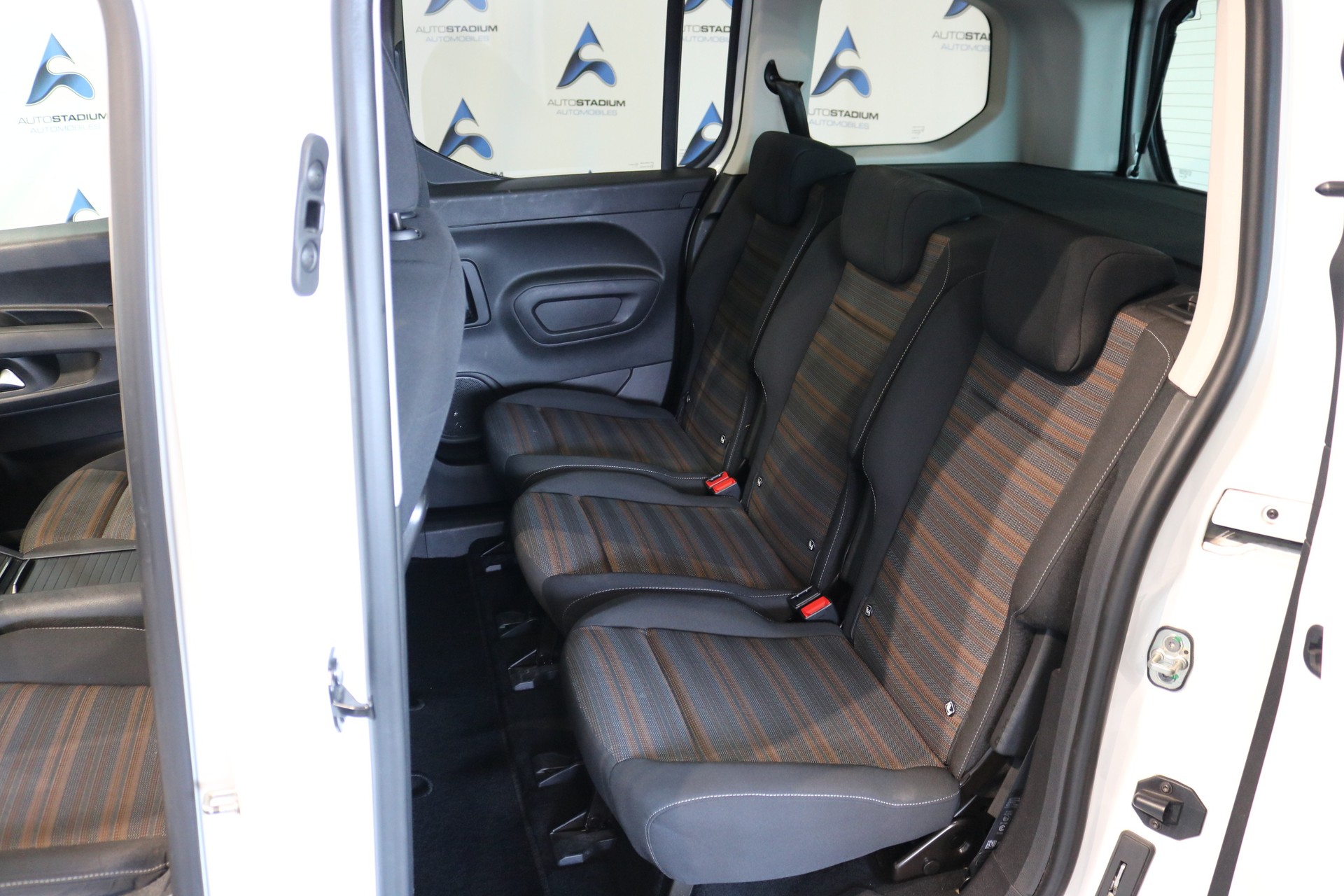 OPEL Combo Life 1.2 Innovation-image-24