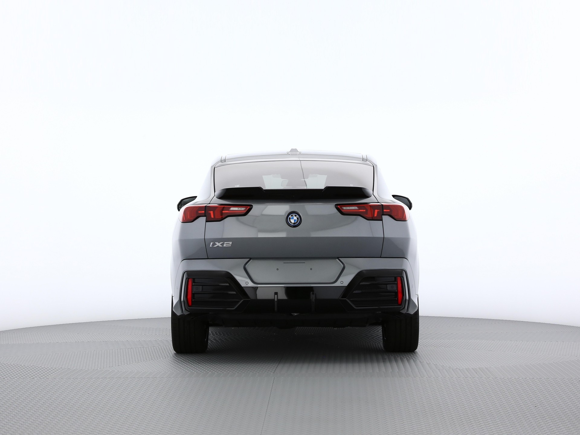 BMW iX2 xDrive30-image-3