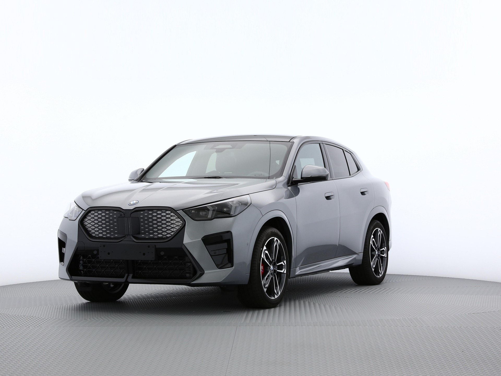 BMW iX2 xDrive30-image-0