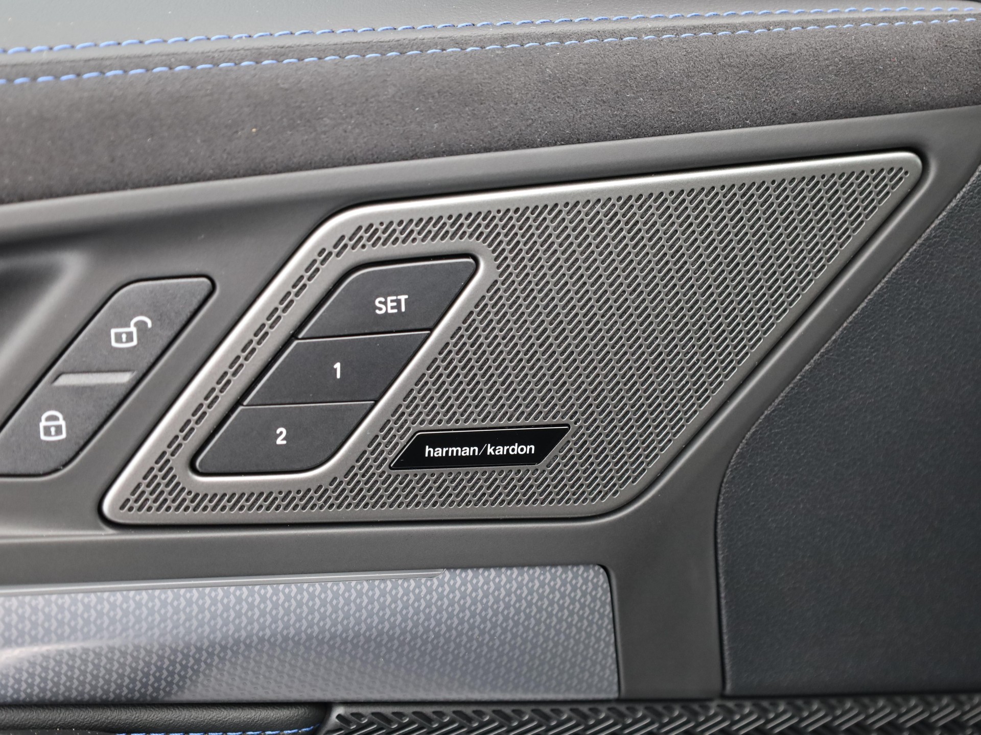 BMW iX2 xDrive30-image-10