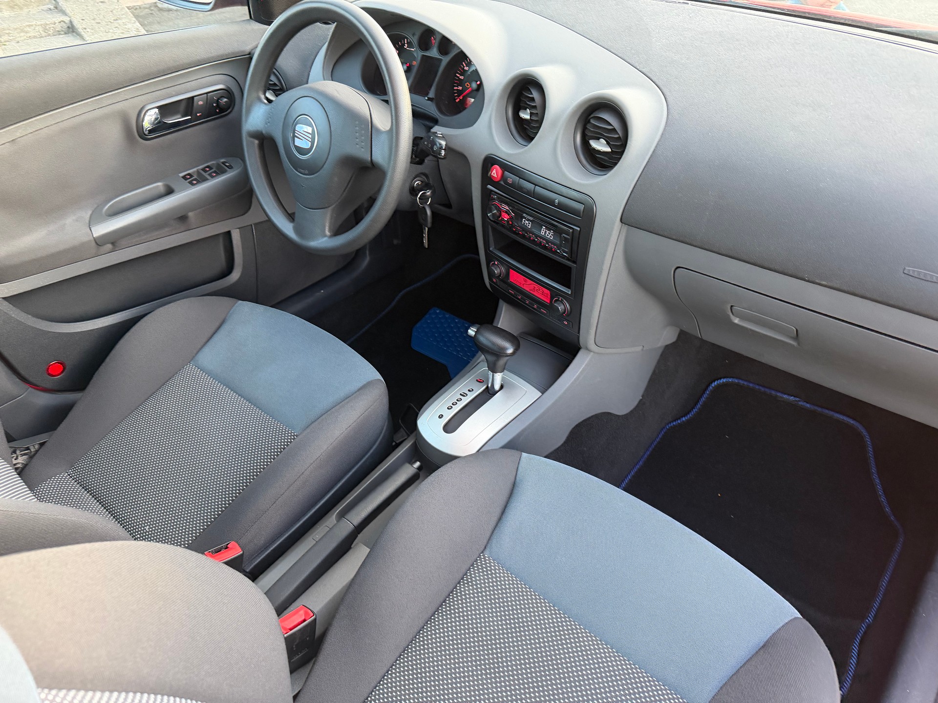 SEAT Ibiza 1.4 16V Stylance-image-4