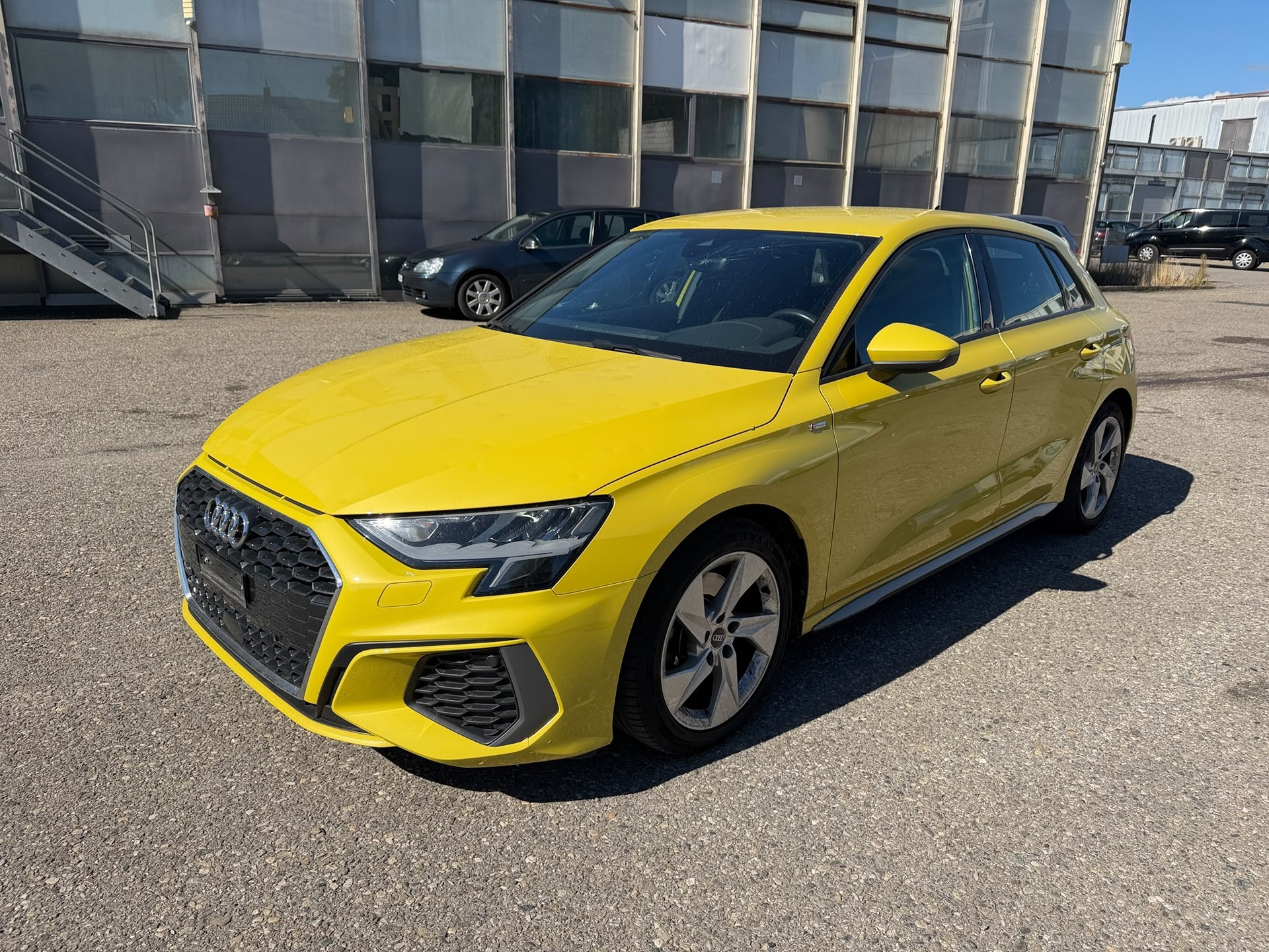 AUDI A3 Sportback 40 TFSI S line quattro S-tronic-image-1