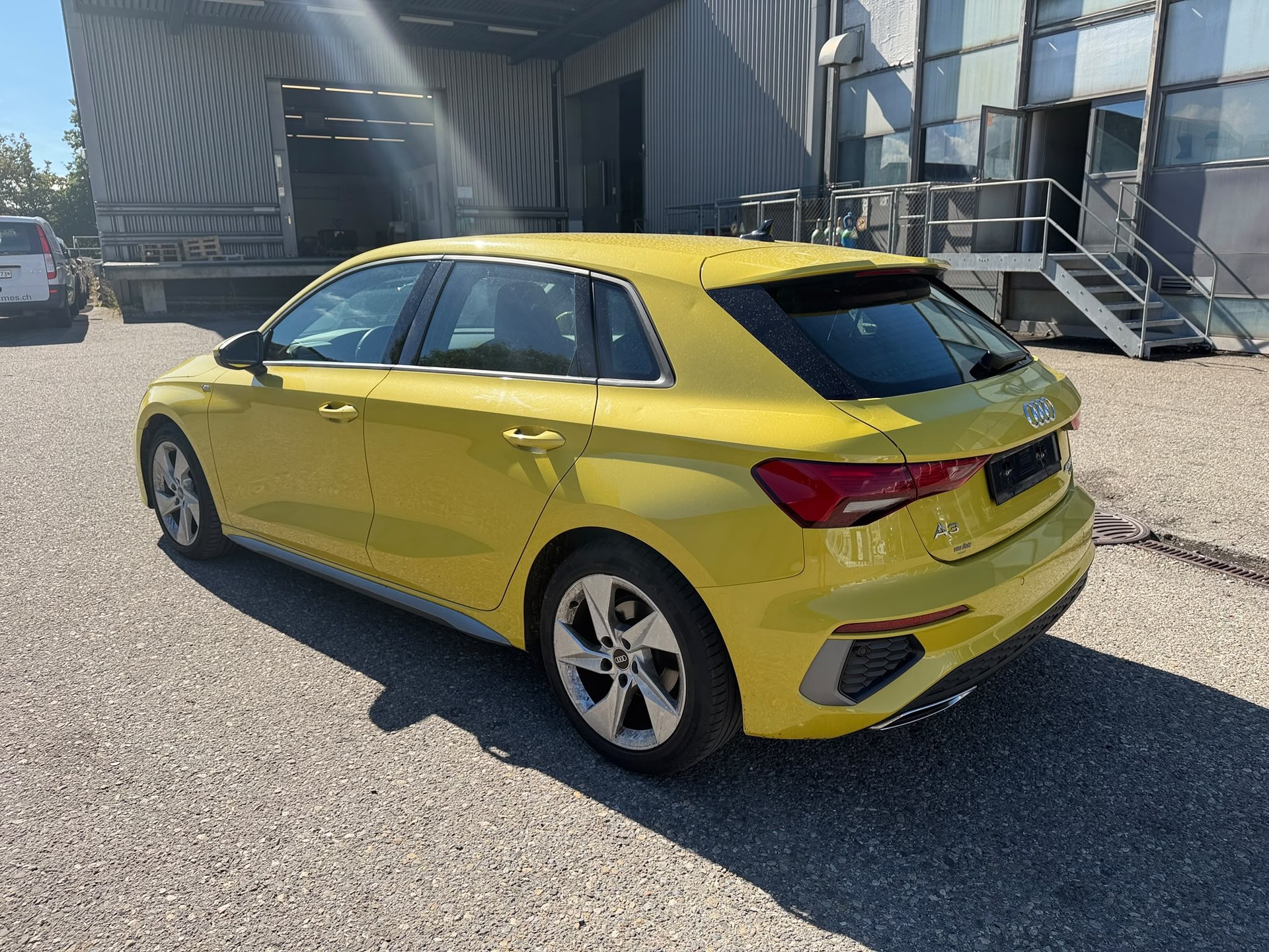 AUDI A3 Sportback 40 TFSI S line quattro S-tronic-image-5