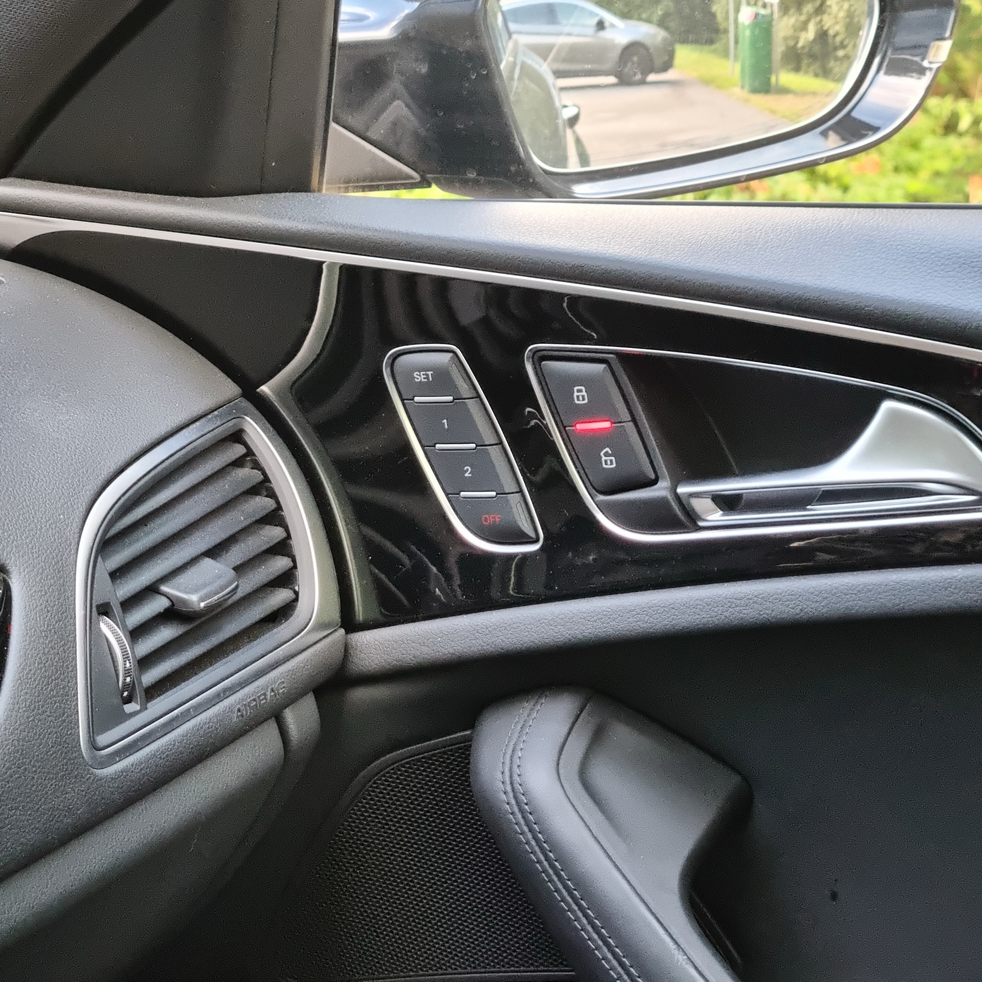 AUDI 4.0 V8 TFSI quattro T-Tronic-image-12