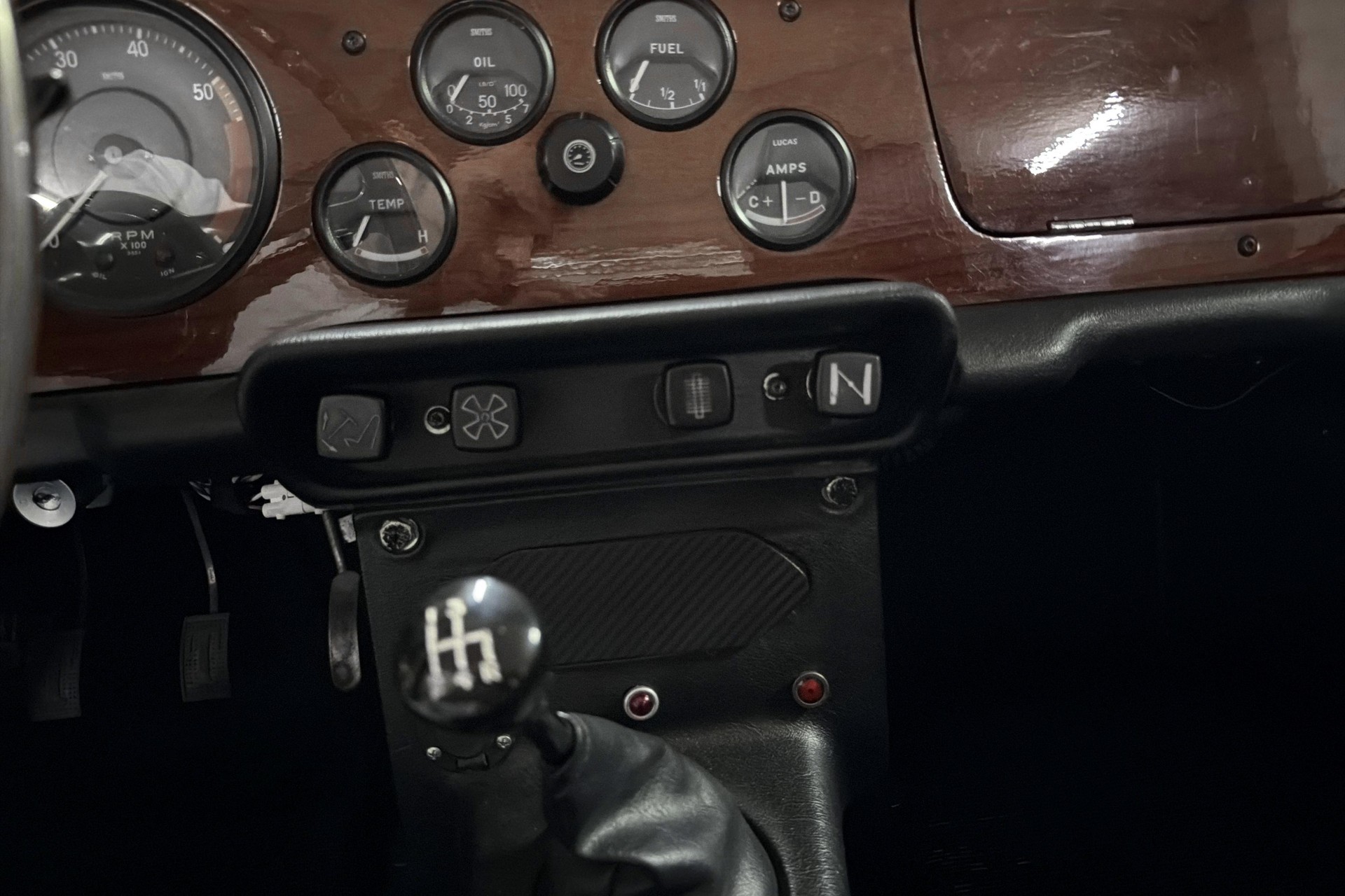 TRIUMPH 2.5 V6 *150CV* Vétéran-image-12