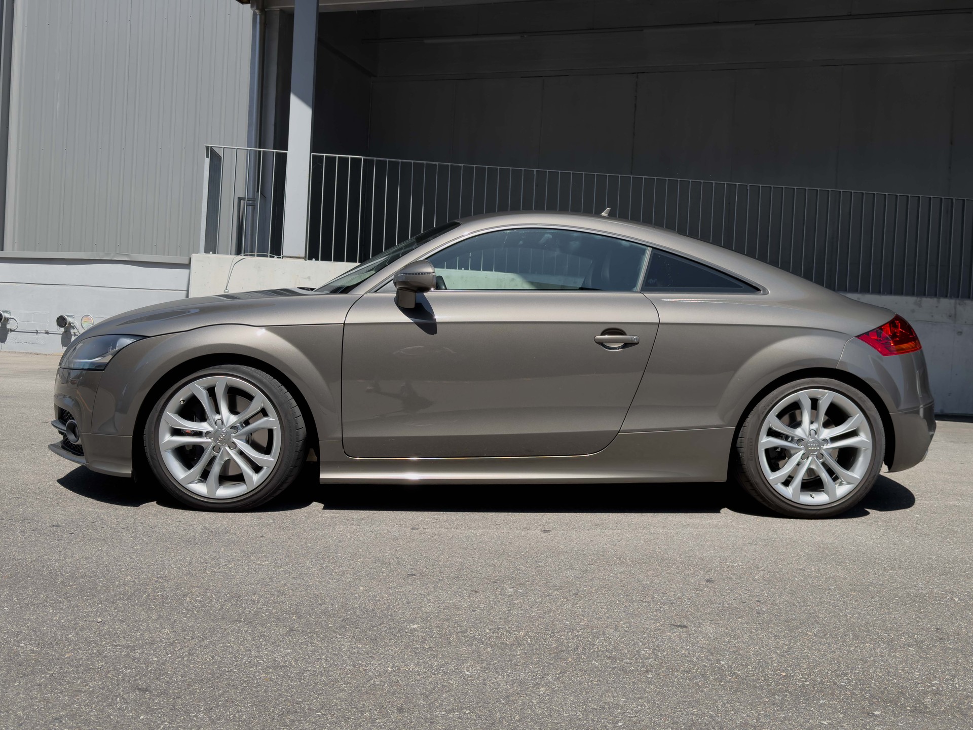 AUDI TTS Coupé 2.0 TFSI quattro S-Tronic-image-4