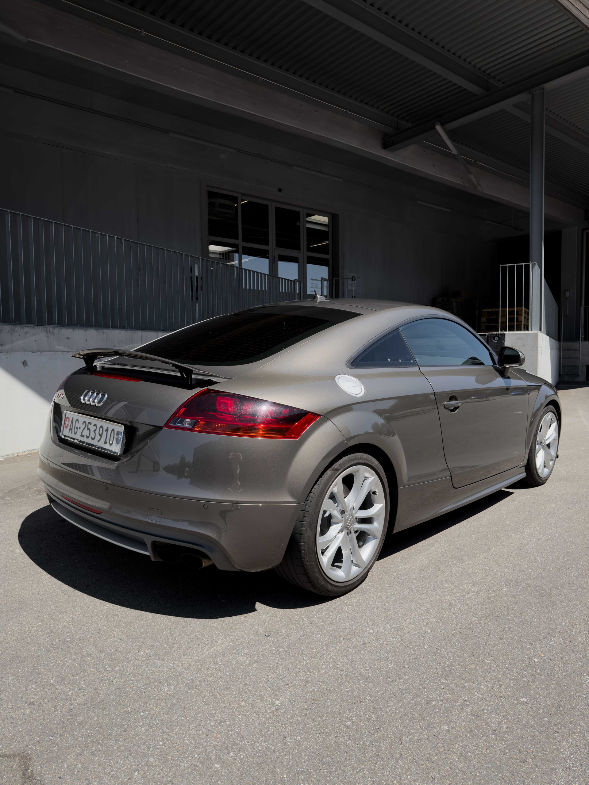 AUDI TTS Coupé 2.0 TFSI quattro S-Tronic-image-1