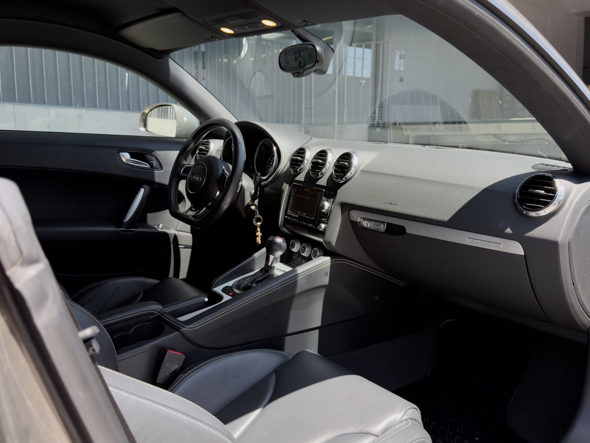 AUDI TTS Coupé 2.0 TFSI quattro S-Tronic-image-5