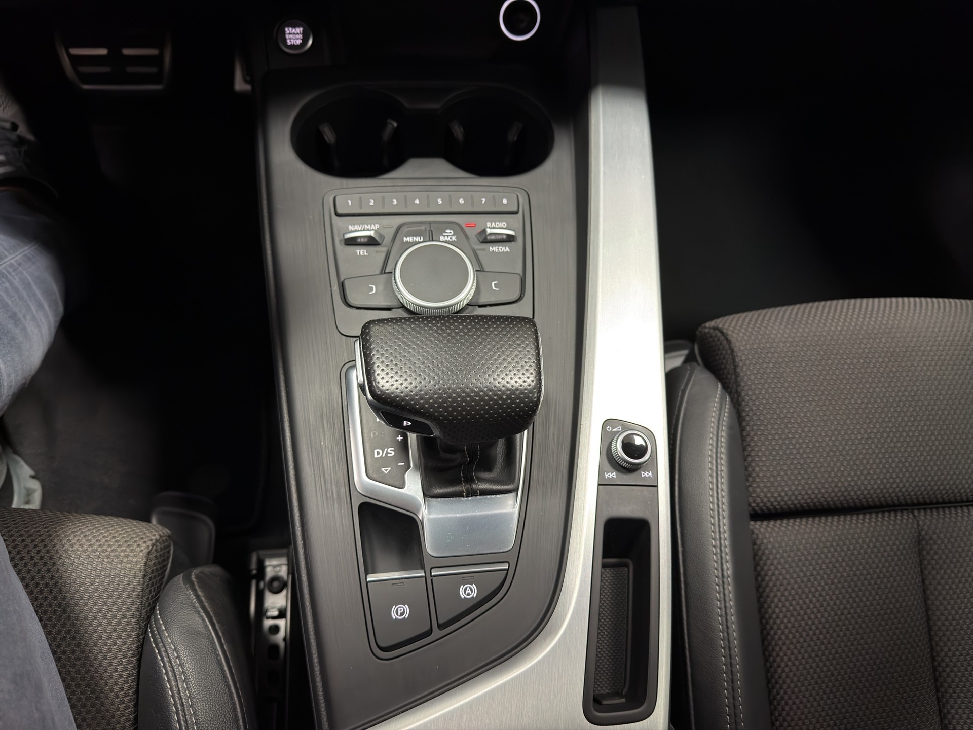 AUDI A4 Avant 2.0 TDI Sport quattro S-tronic-image-24