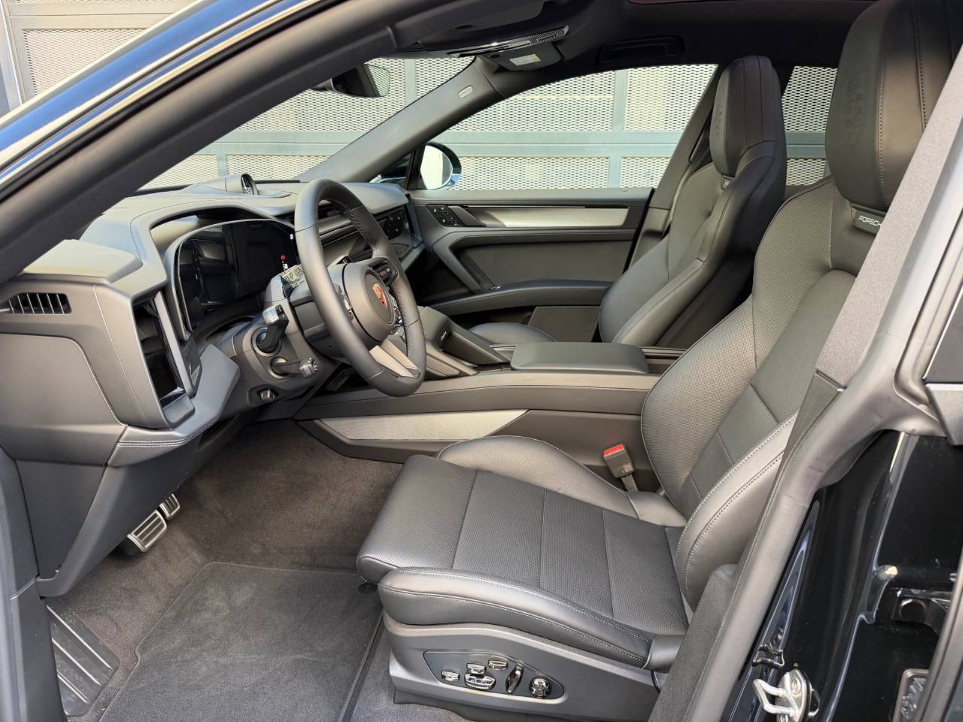 PORSCHE Cayenne Coupé Electric-image-4