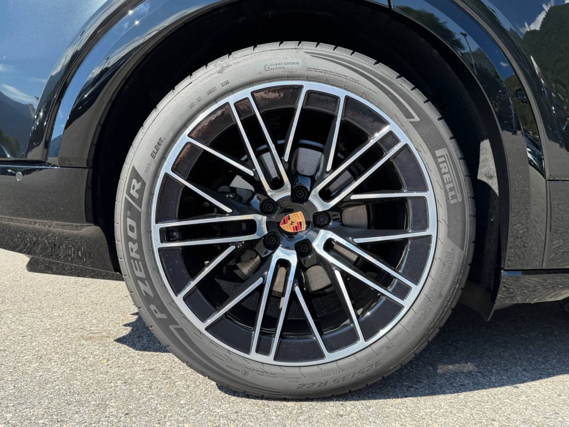PORSCHE Cayenne Coupé Electric-image-11