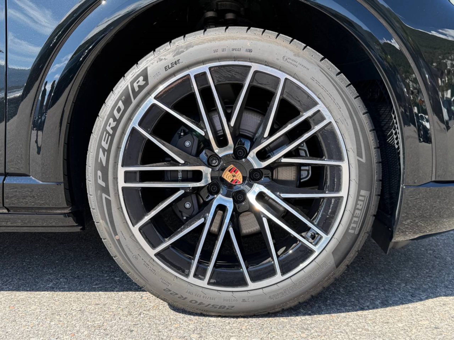 PORSCHE Cayenne Coupé Electric-image-10