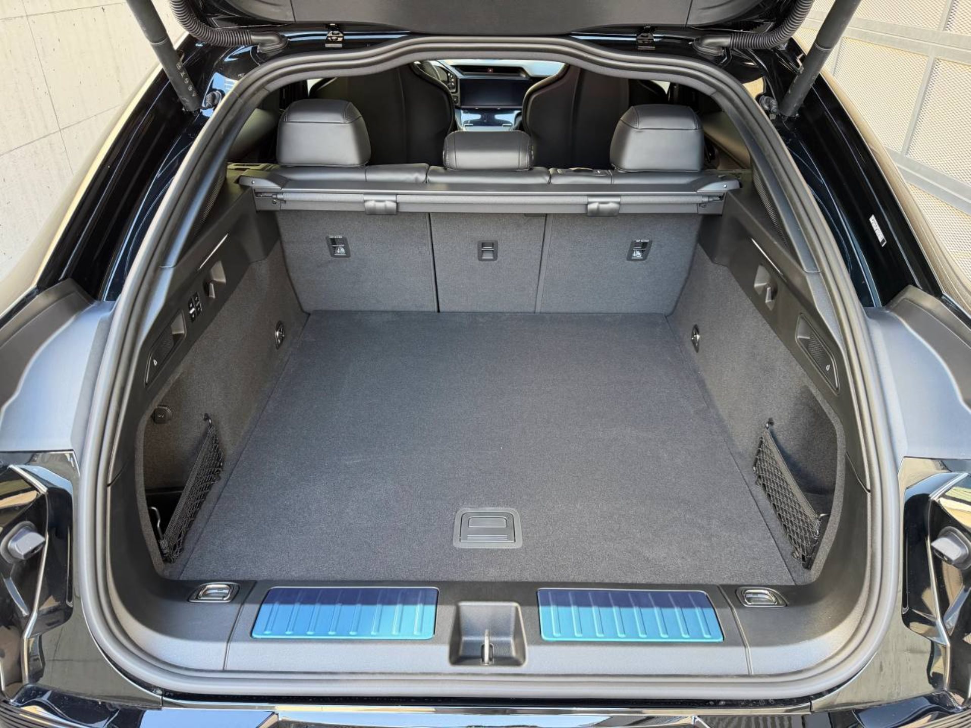 PORSCHE Cayenne Coupé Electric-image-31