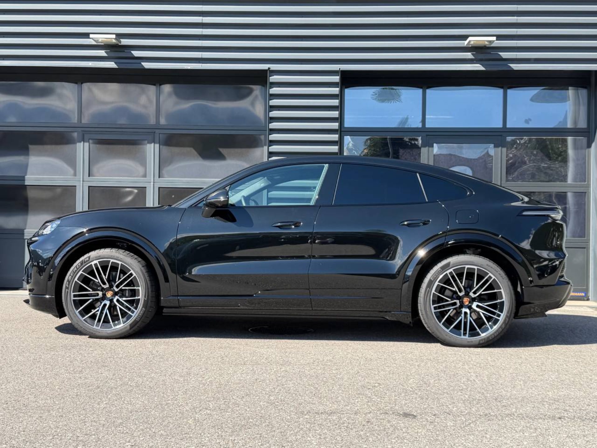 PORSCHE Cayenne Coupé Electric-image-1