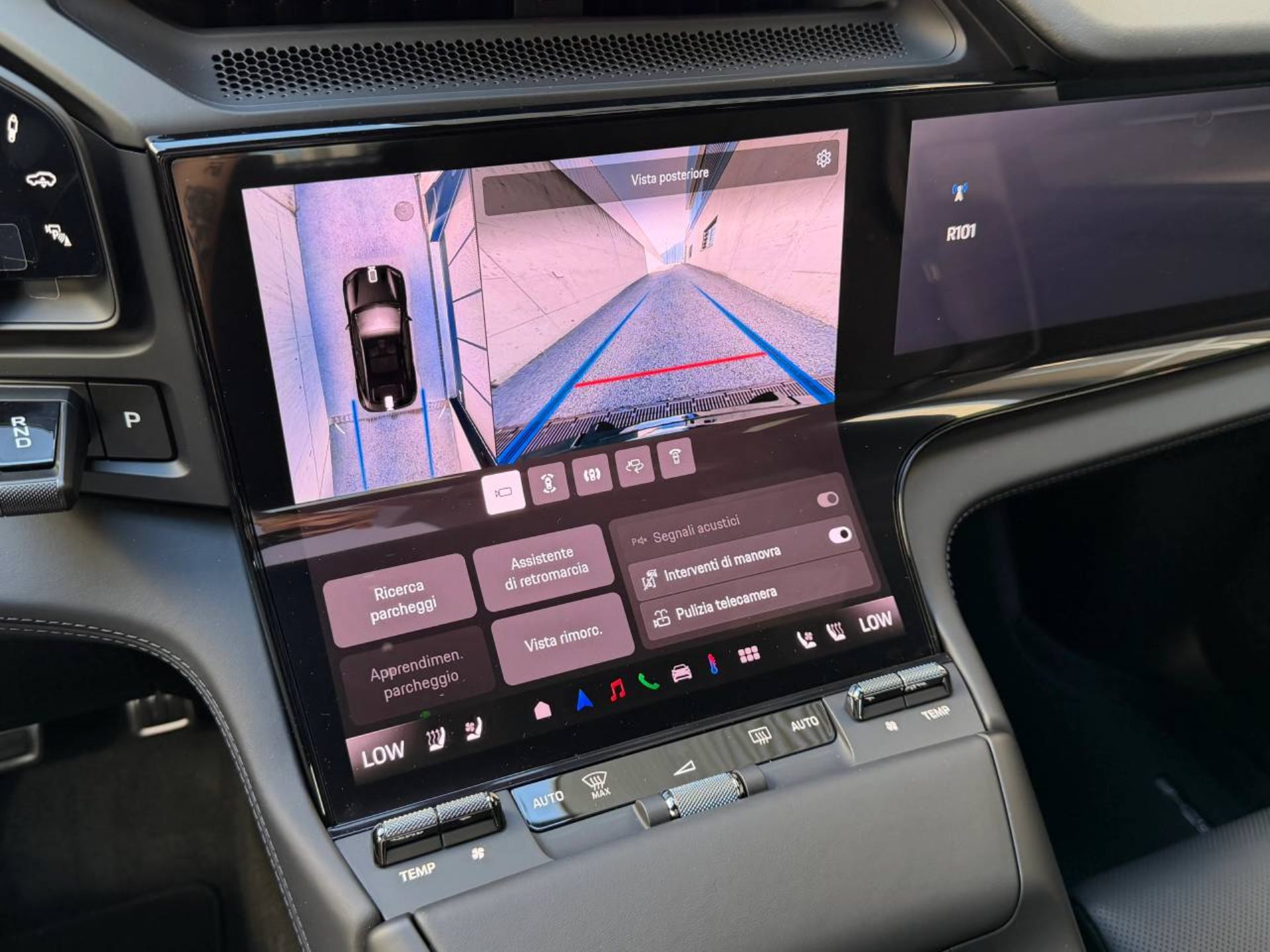 PORSCHE Cayenne Coupé Electric-image-17