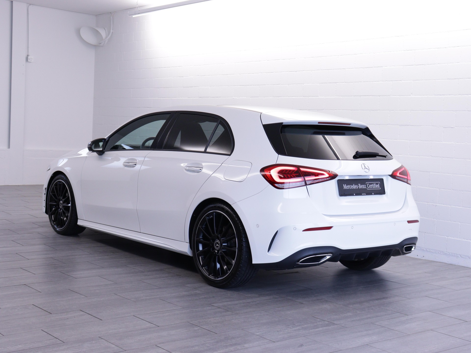 MERCEDES-BENZ A 180 AMG Line-image-3