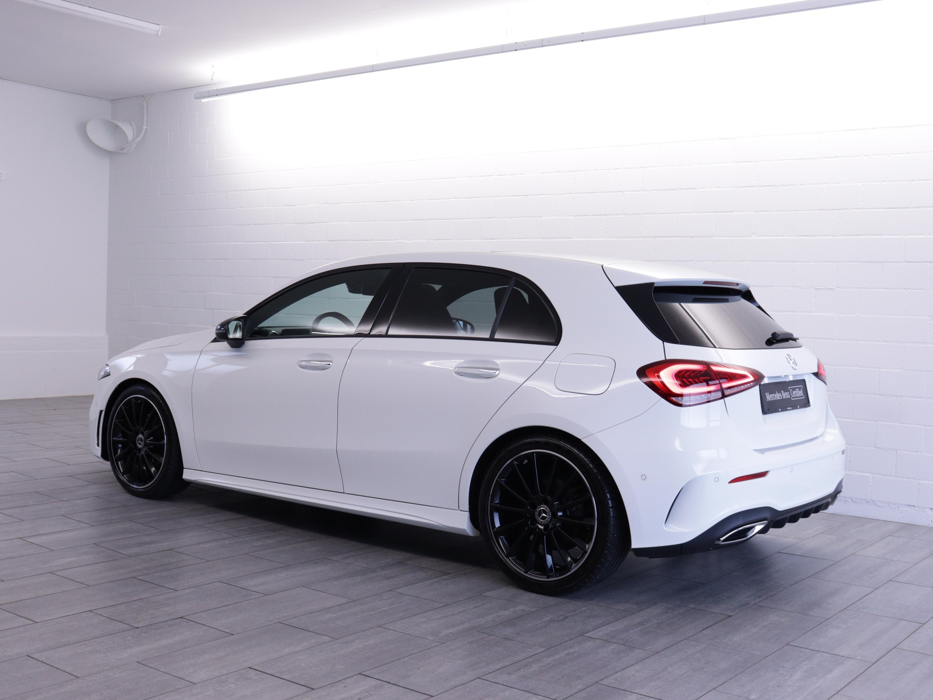 MERCEDES-BENZ A 180 AMG Line-image-2
