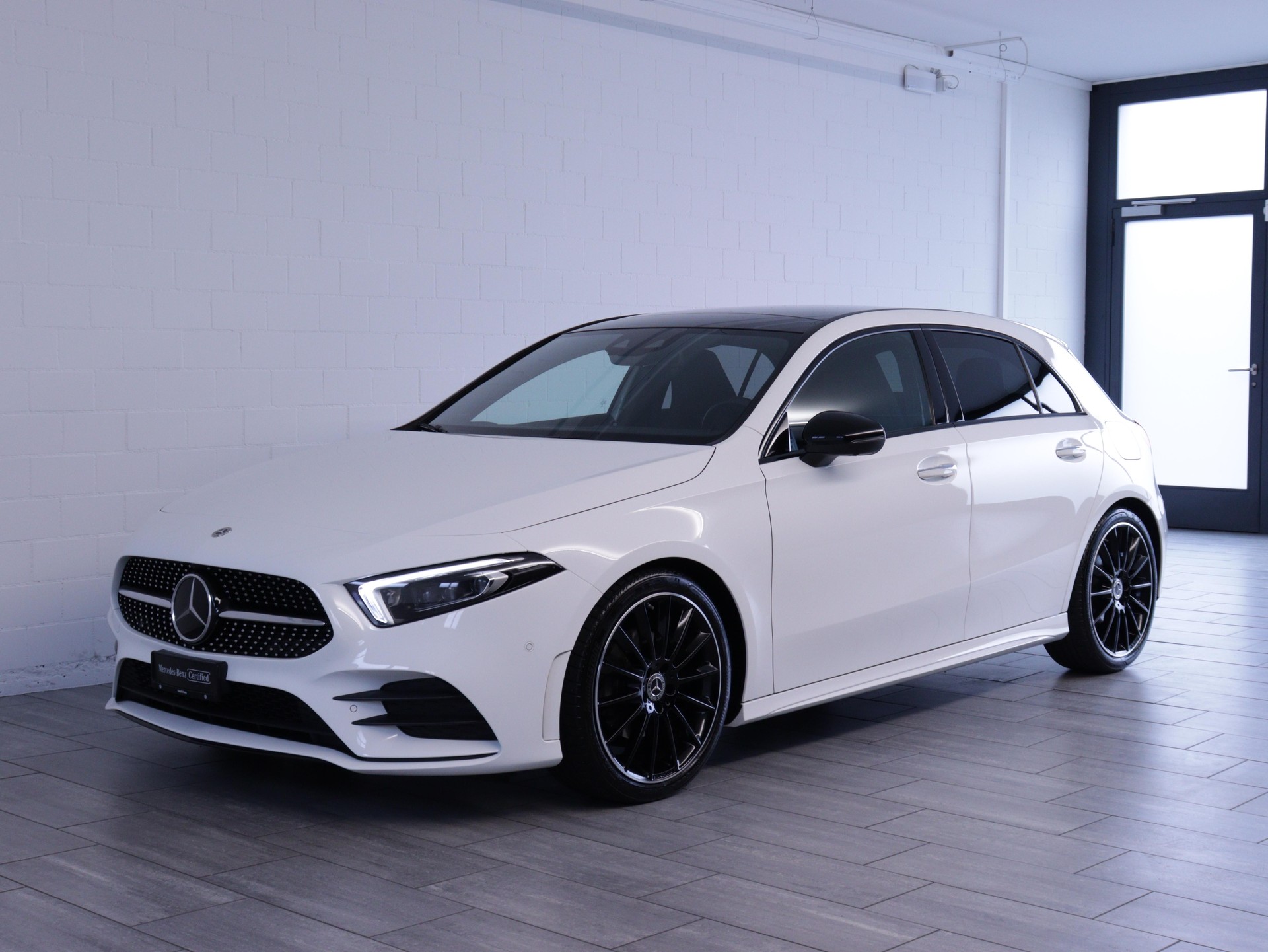 MERCEDES-BENZ A 180 AMG Line-image-0