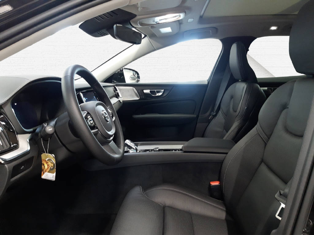 VOLVO V60 2.0 B6 Ultimate Bright AWD-image-9