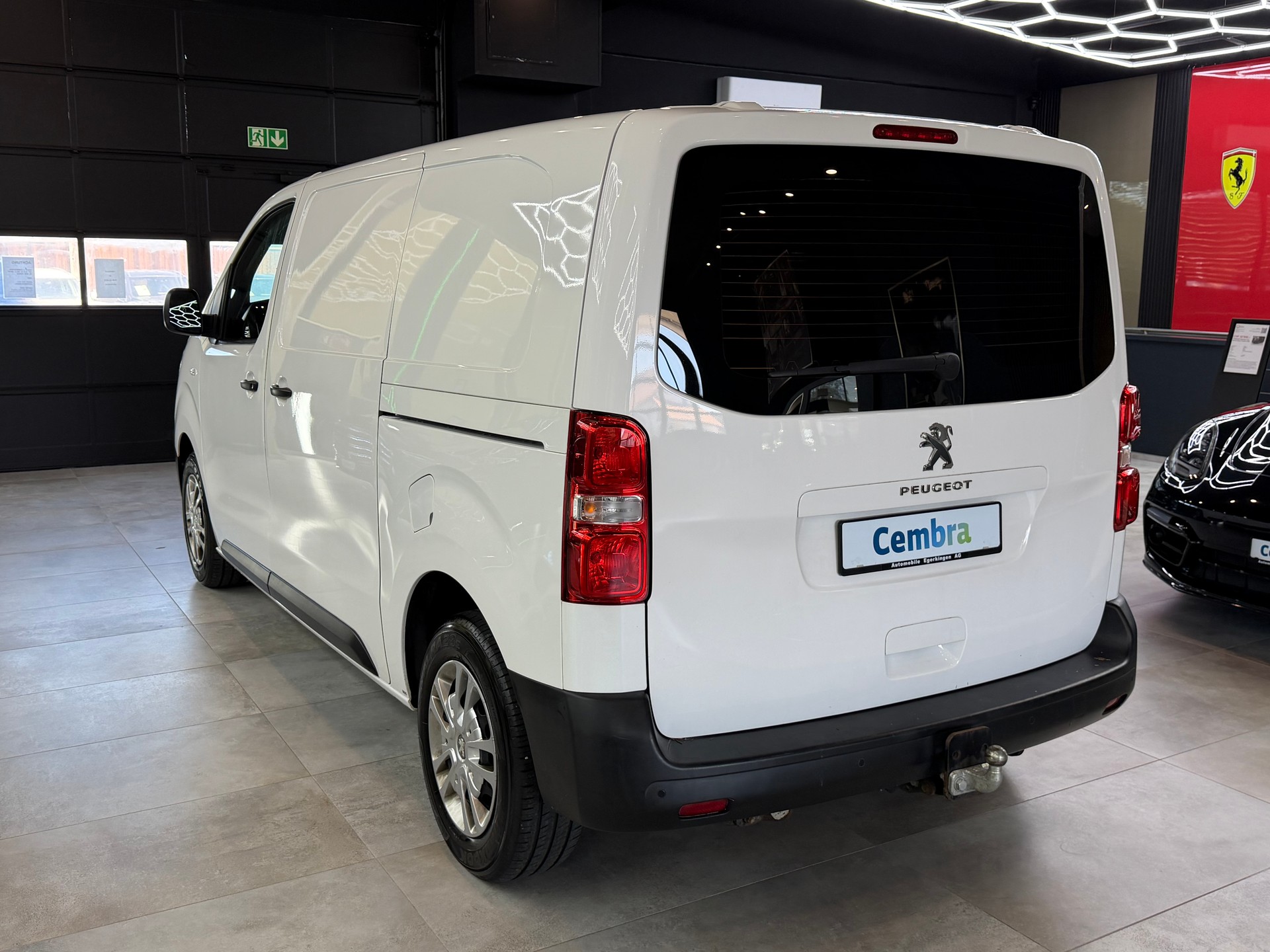 PEUGEOT Expert 2.0 BlueHDi 150 S&S Premium Standard-image-6