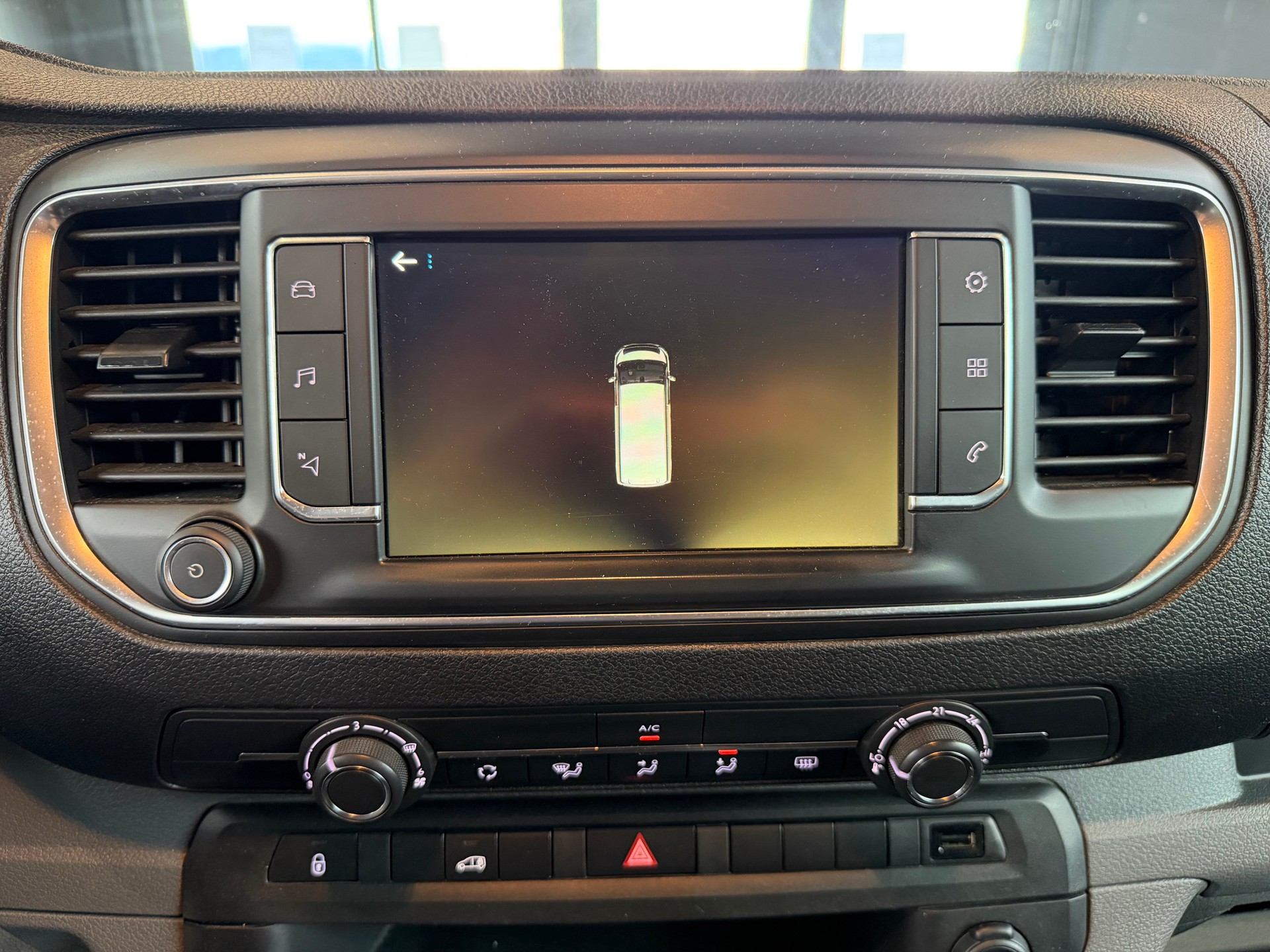 PEUGEOT Expert 2.0 BlueHDi 150 S&S Premium Standard-image-21