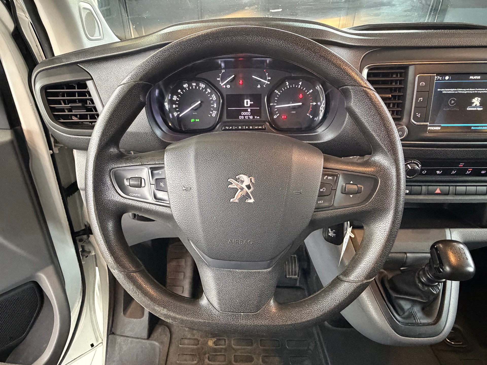 PEUGEOT Expert 2.0 BlueHDi 150 S&S Premium Standard-image-13