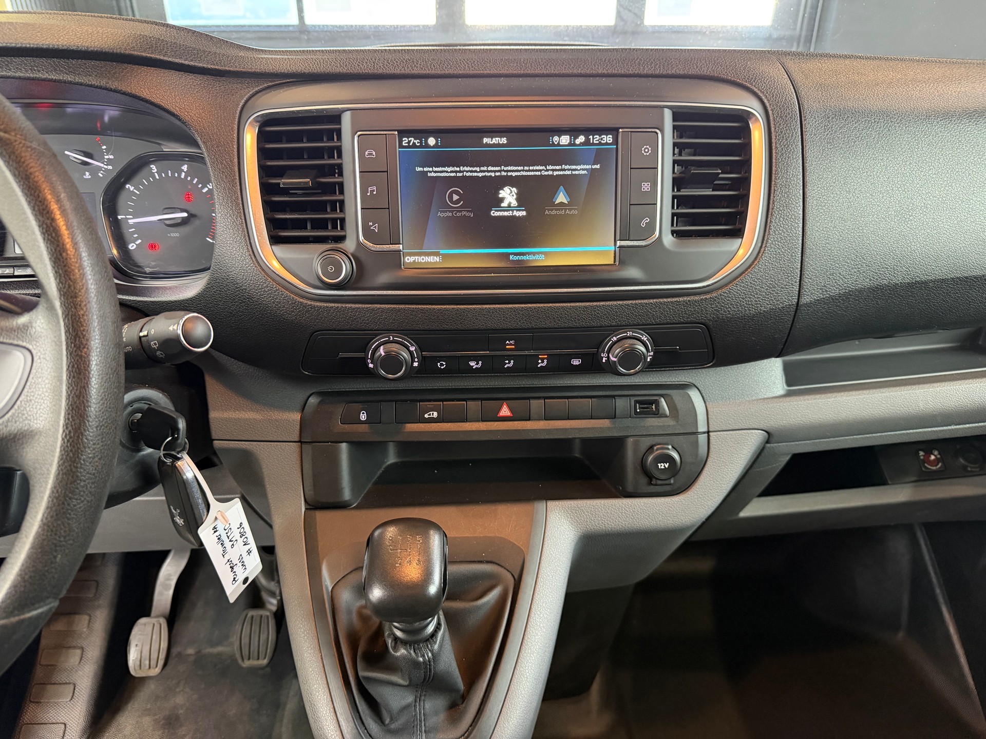 PEUGEOT Expert 2.0 BlueHDi 150 S&S Premium Standard-image-19