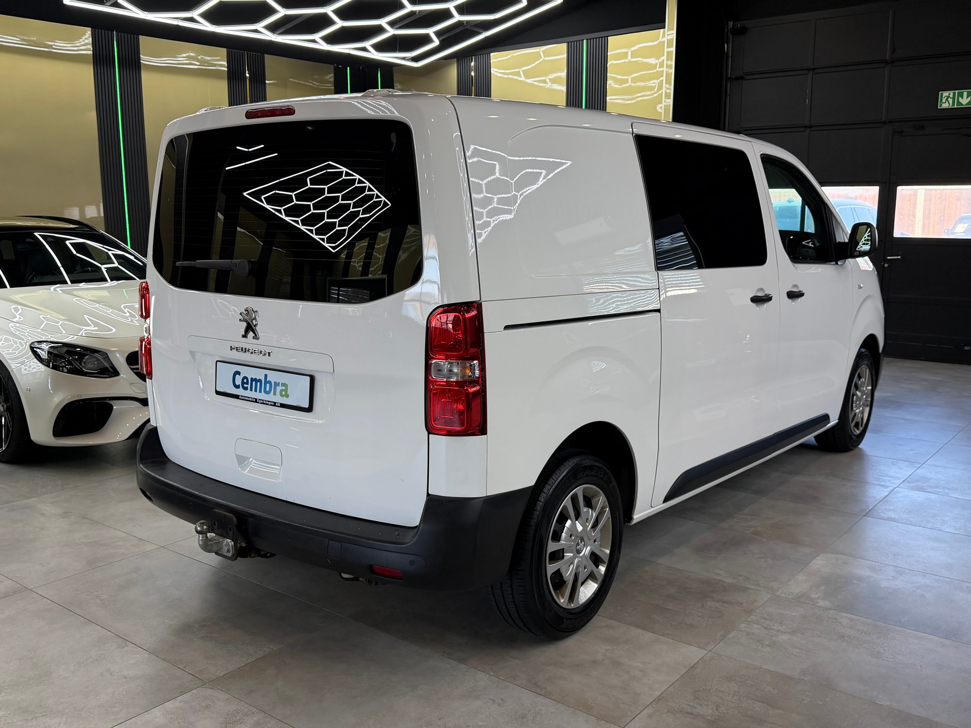 PEUGEOT Expert 2.0 BlueHDi 150 S&S Premium Standard-image-4
