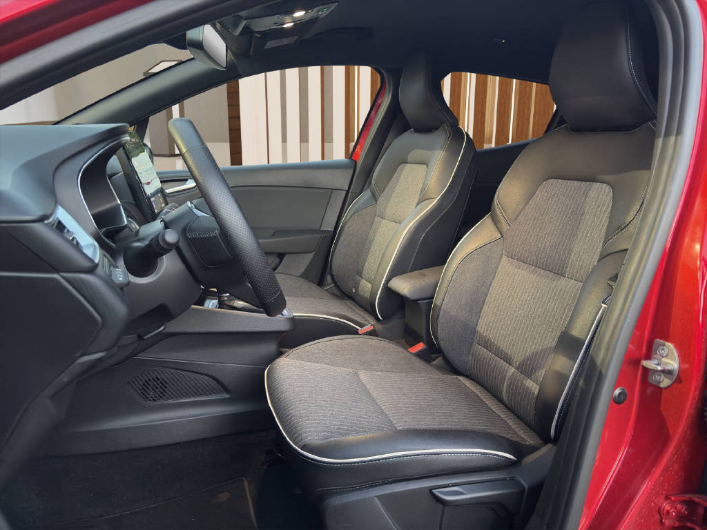 MITSUBISHI Colt 1.6 HEV Instyle-image-8