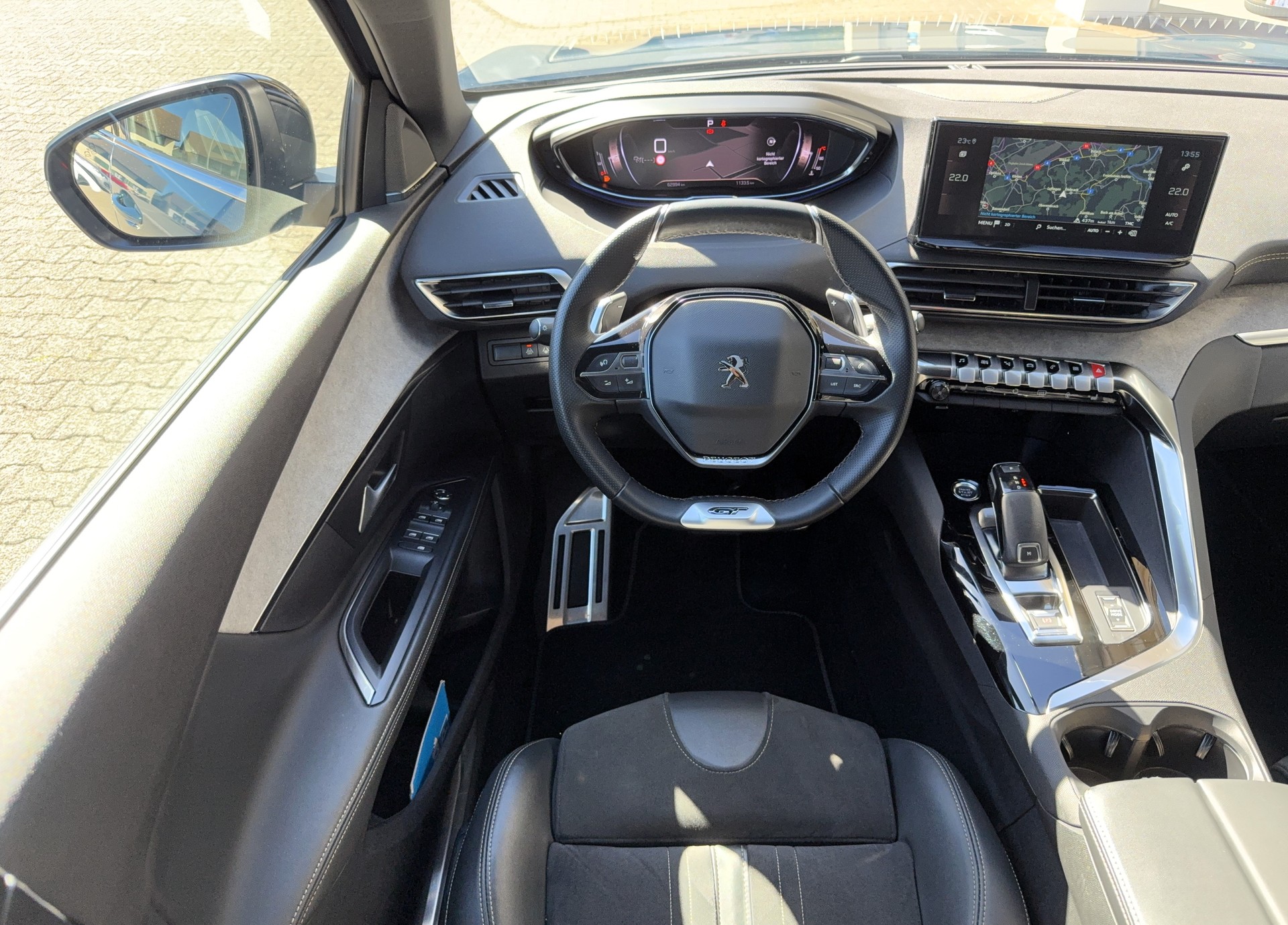 PEUGEOT 5008 1.5 BlueHDi GT Pack EAT8-image-12