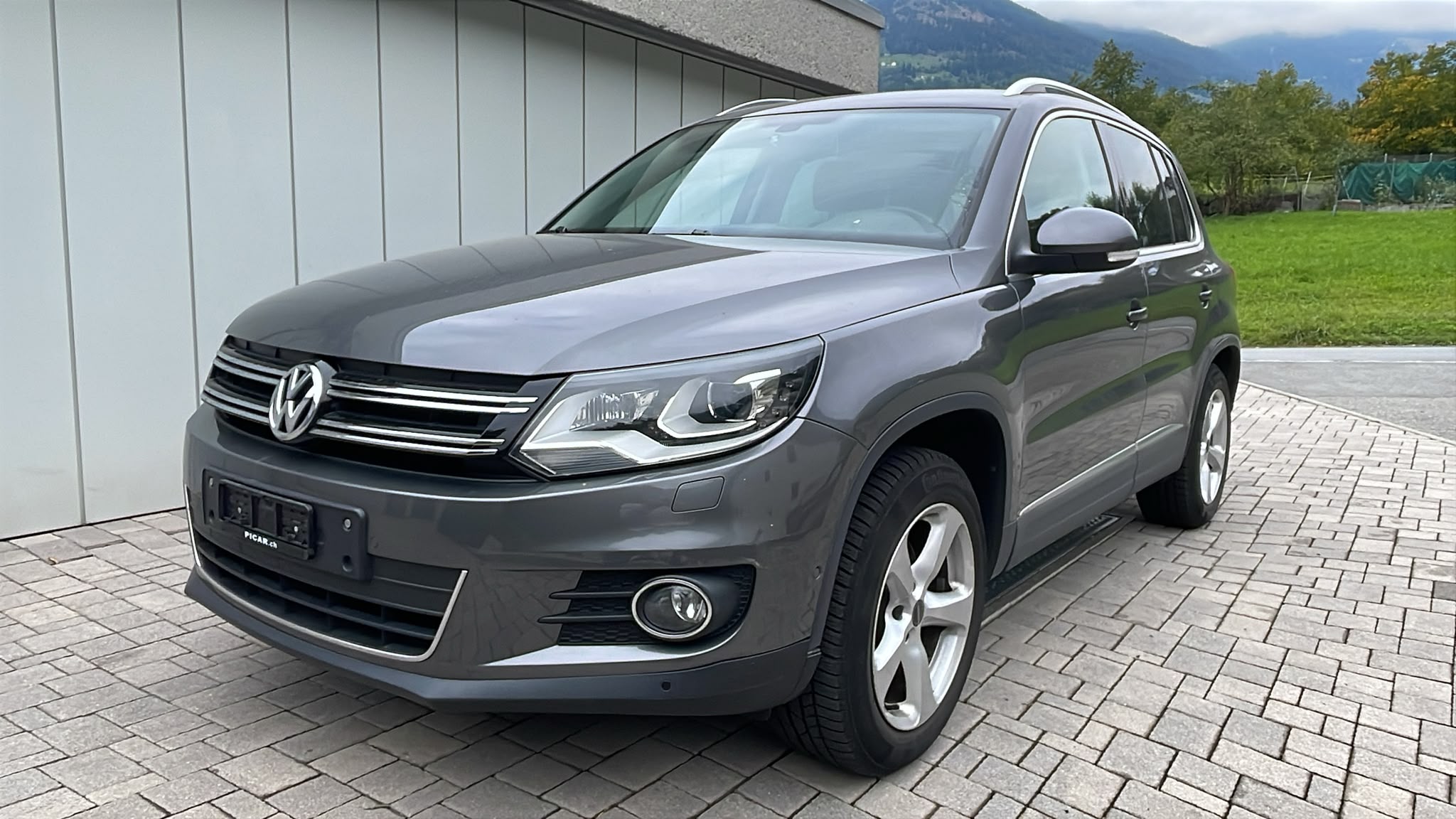 Car photo