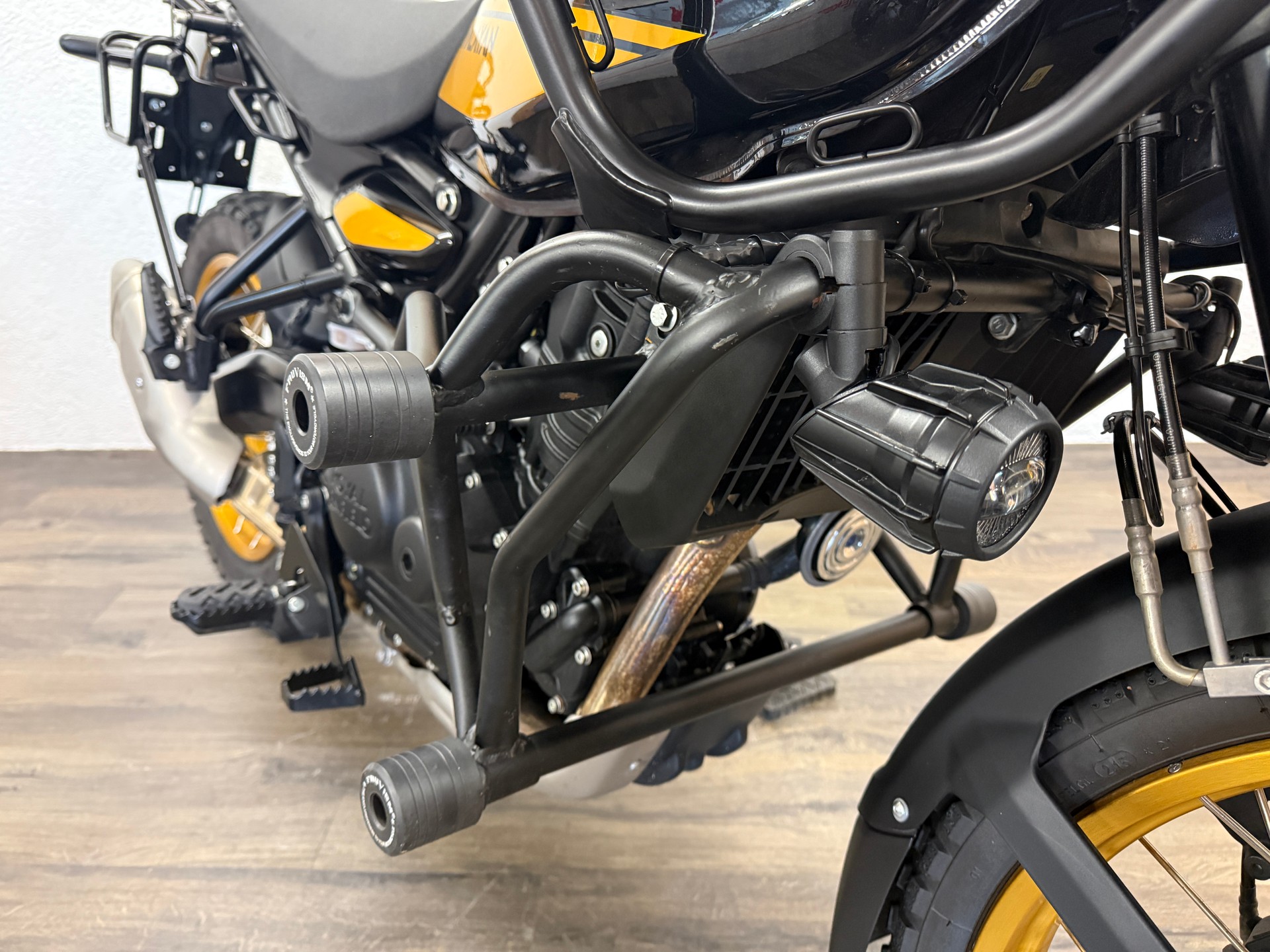 ROYAL ENFIELD Himalayan 452 Tubeless-showroom-element-2