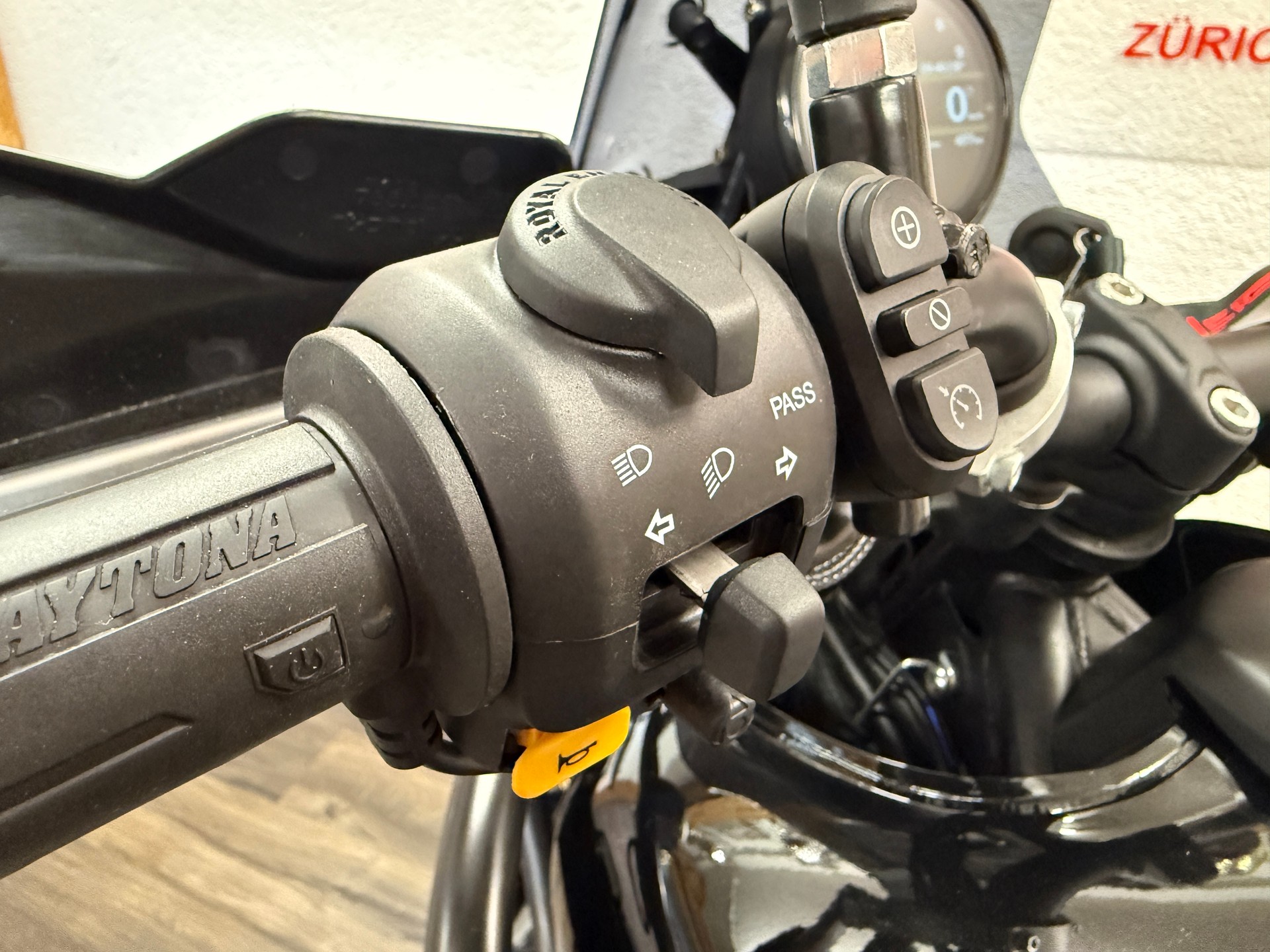 ROYAL ENFIELD Himalayan 452 Tubeless-image-9
