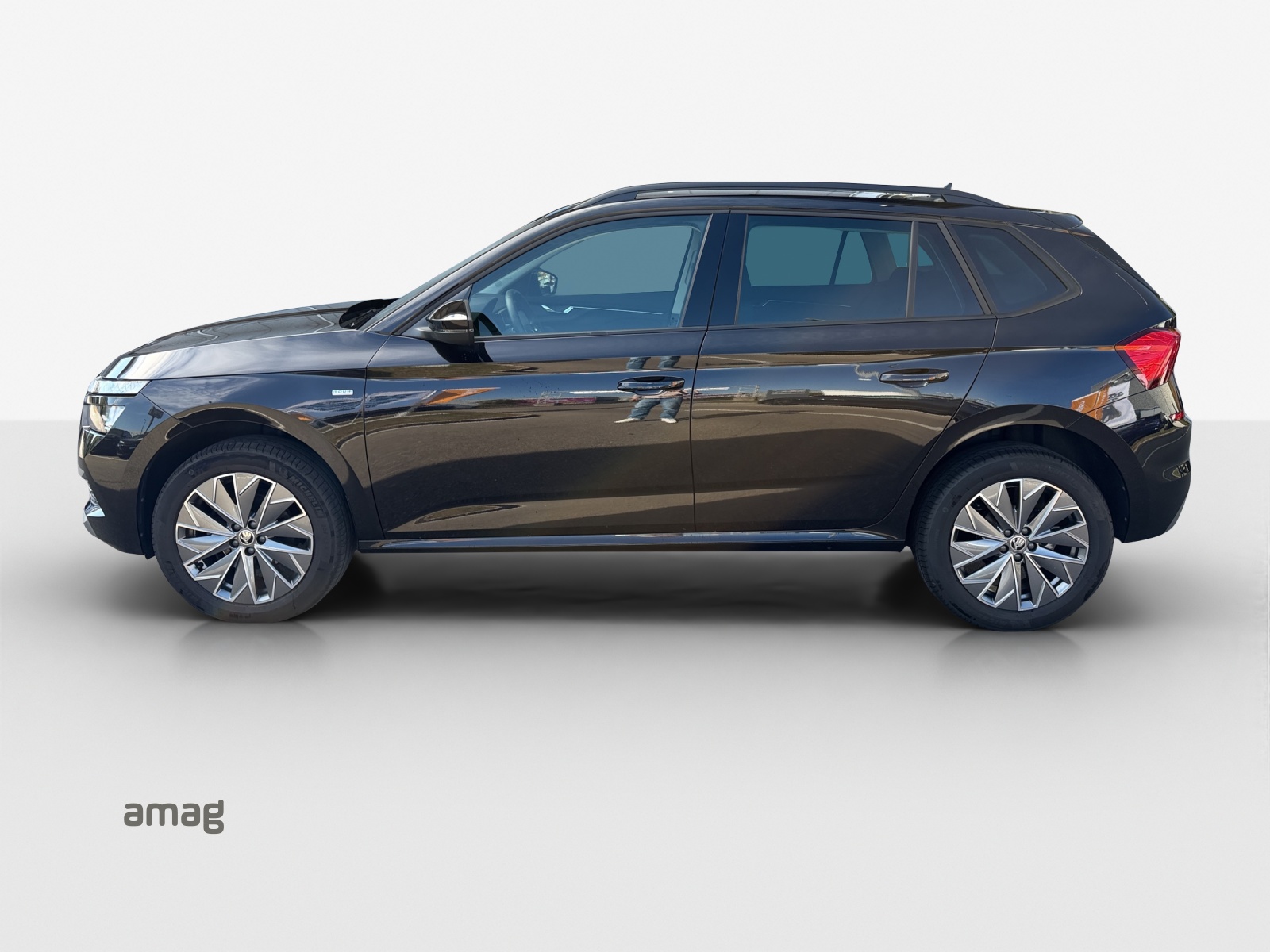 SKODA Kamiq 1.0 TSI Tour-showroom-element-1