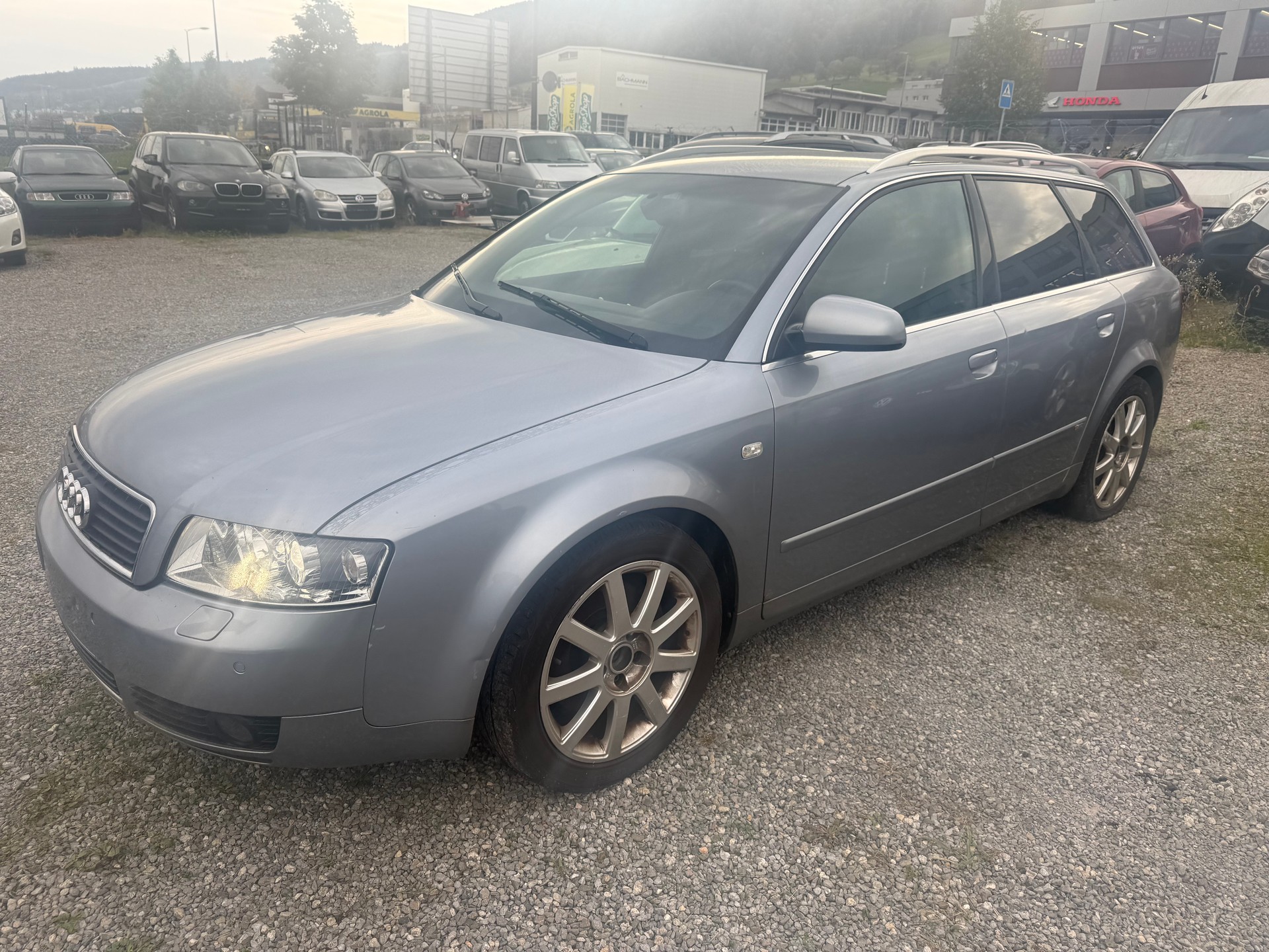 AUDI A4 Avant 1.8 T quattro-image-1